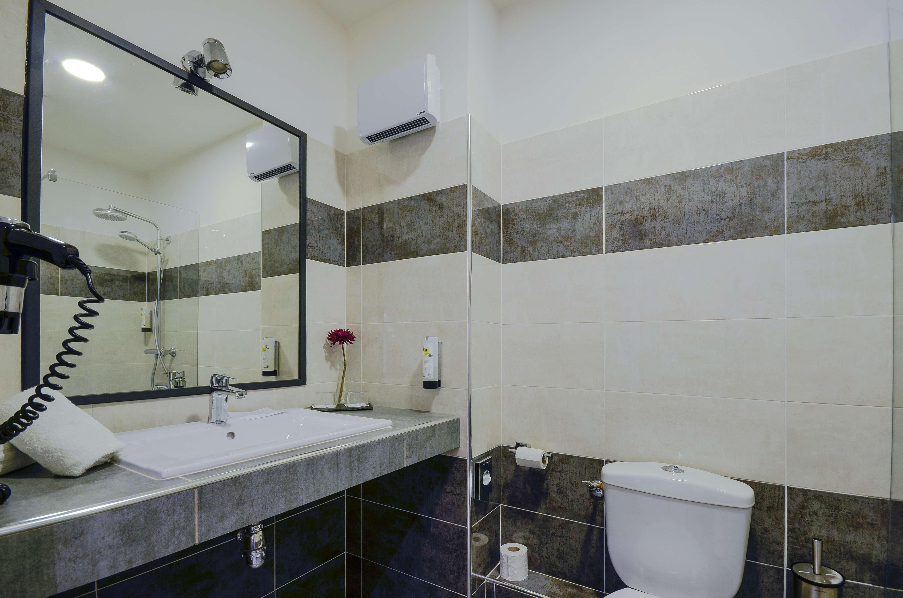 Double Classic King Bed