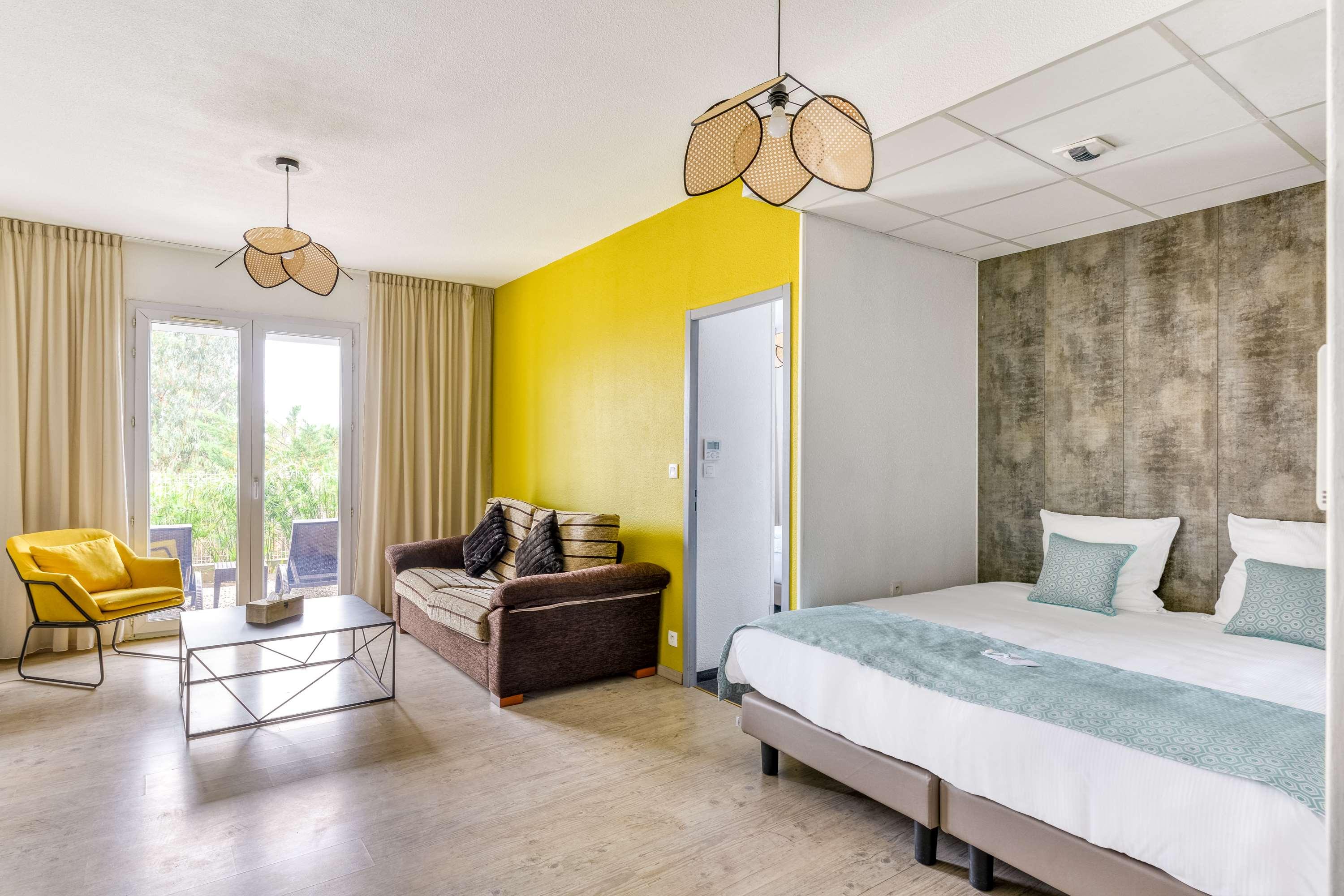 Family Room Capacity 5