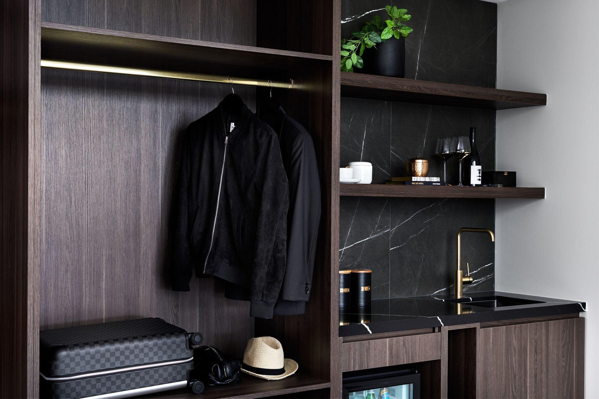 Junior Suite City View King Bed