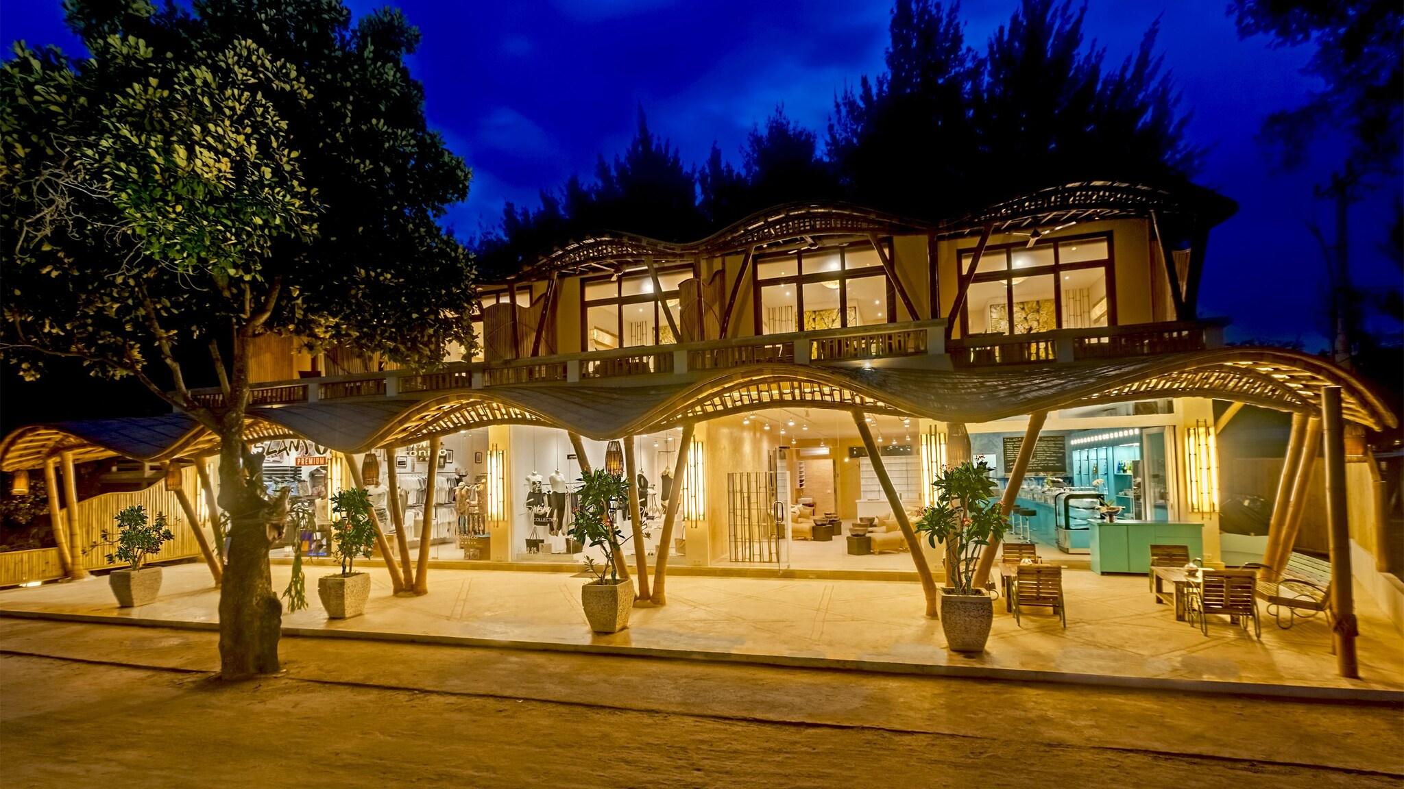 Double Ocean View Queen Bed