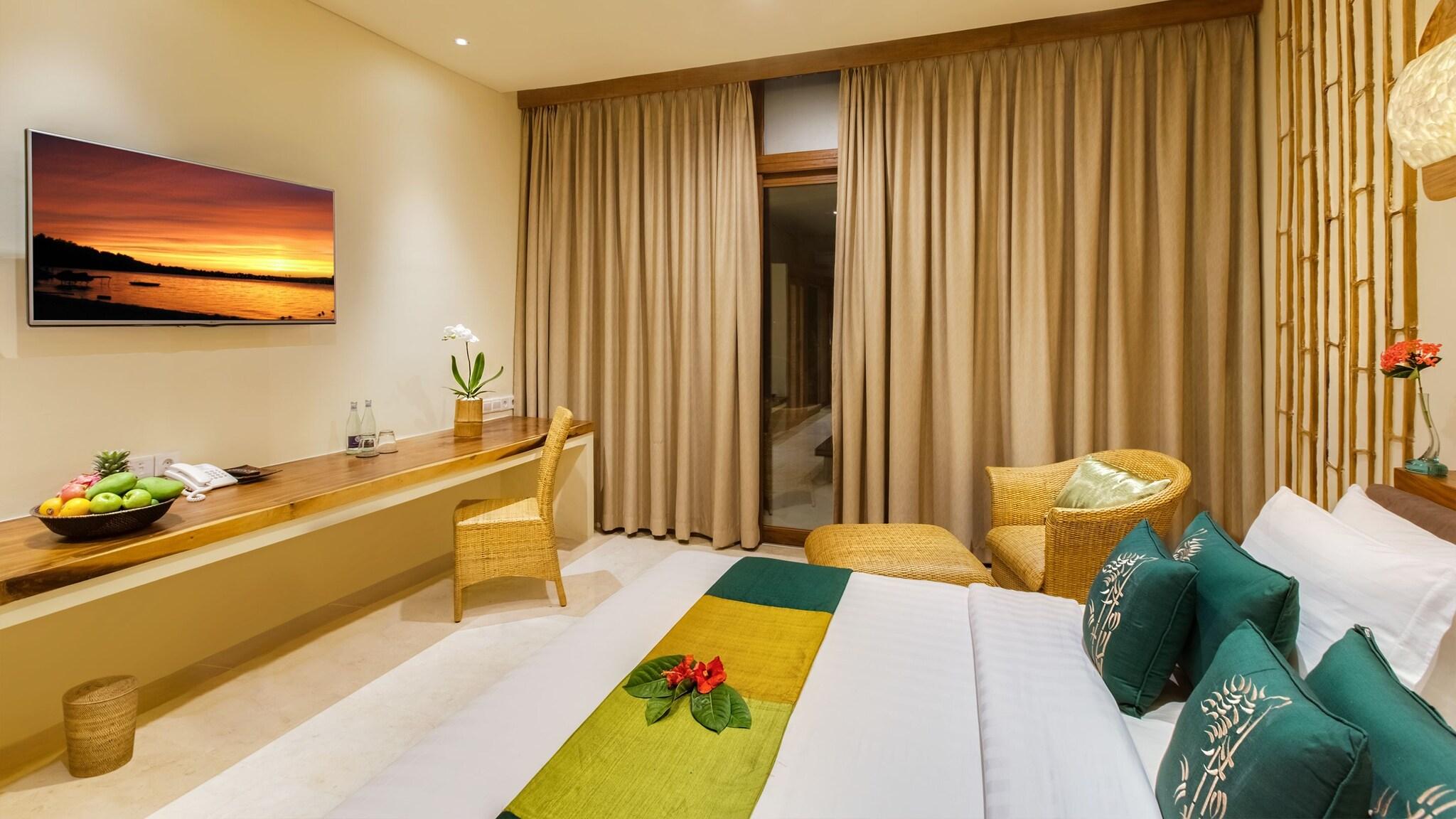 Double Ocean View Queen Bed