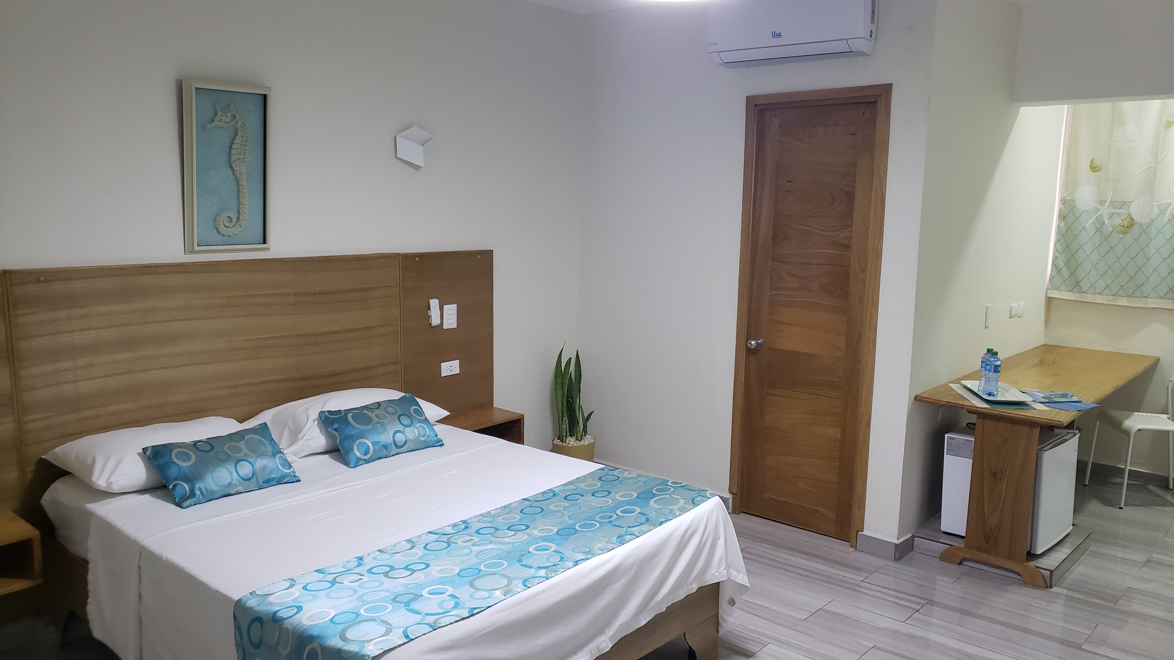 Double Deluxe One Bed