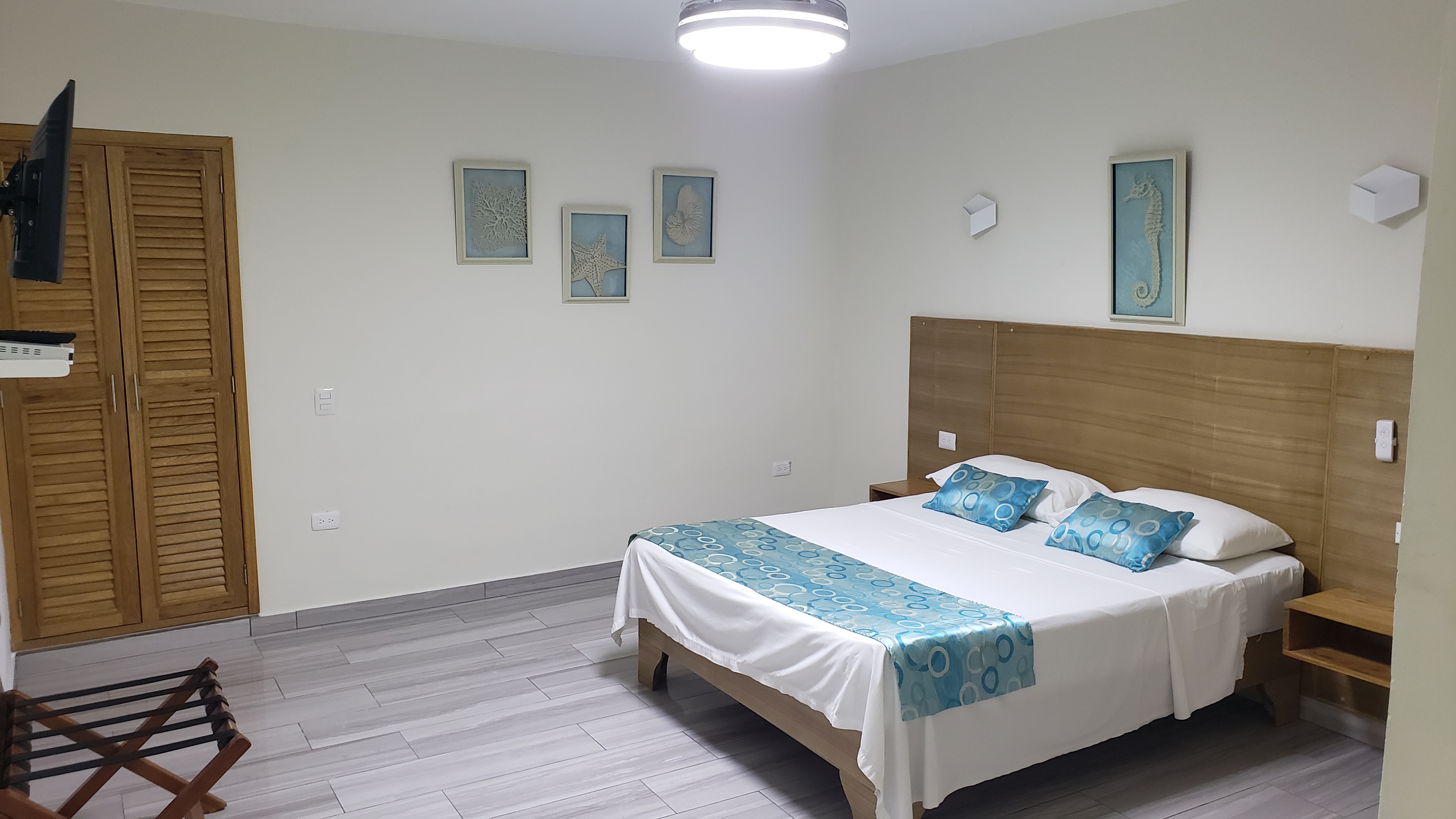 Double Deluxe One Bed