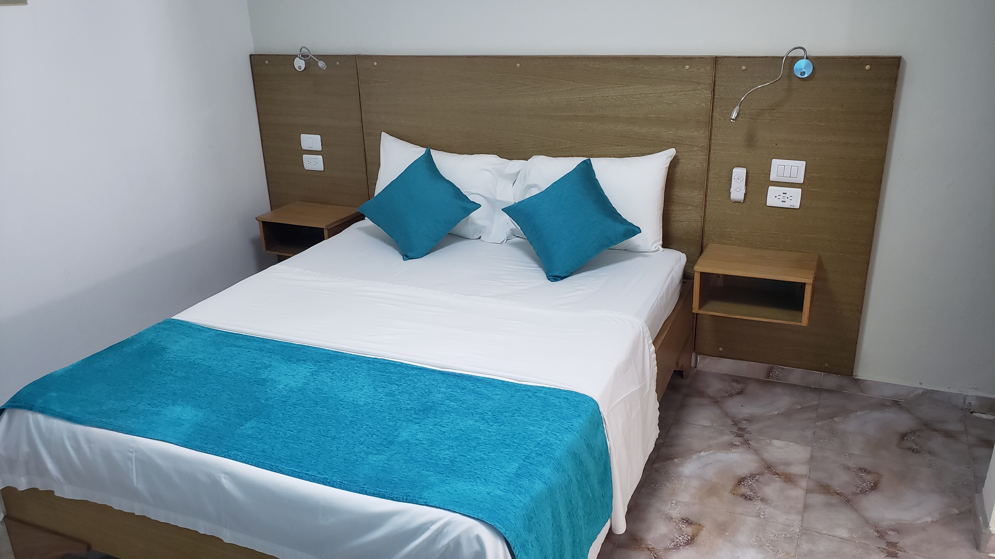 Double Deluxe One Bed