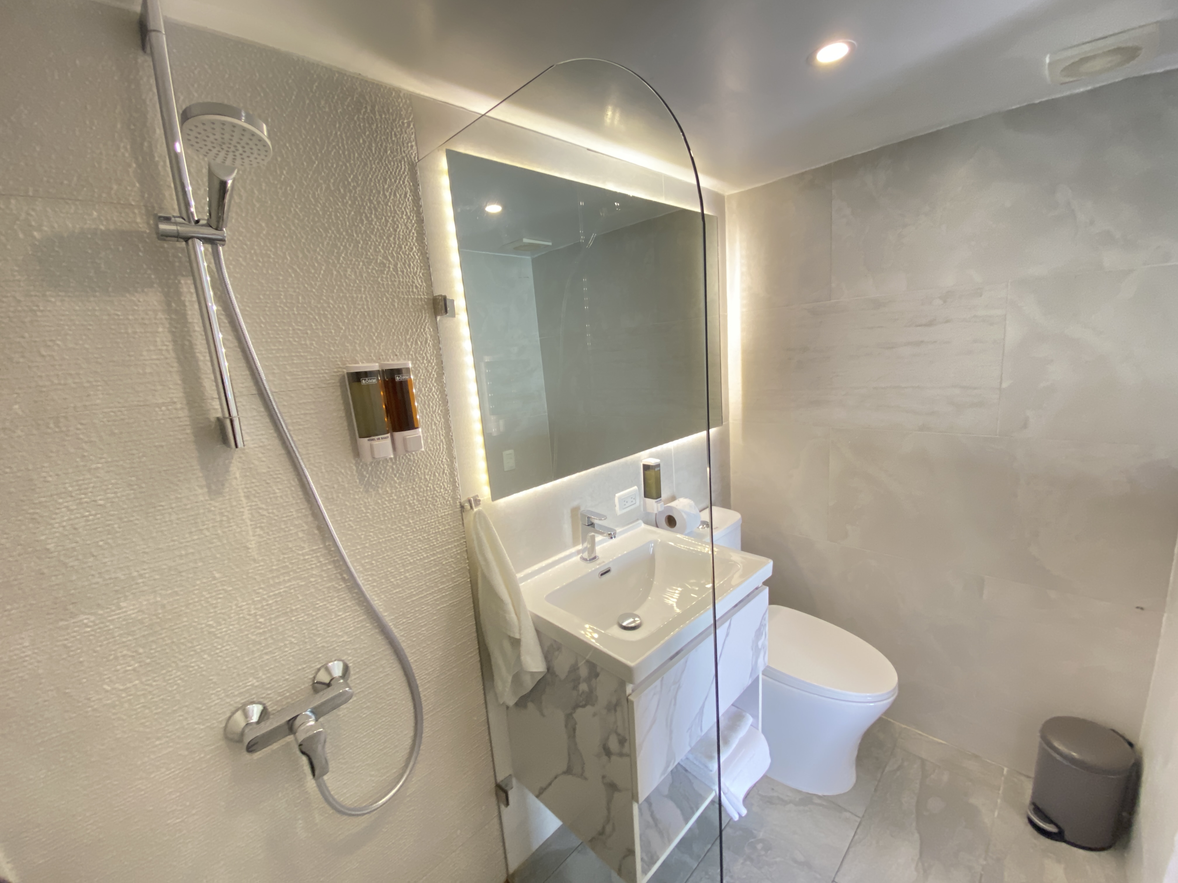 Double Deluxe One Bed