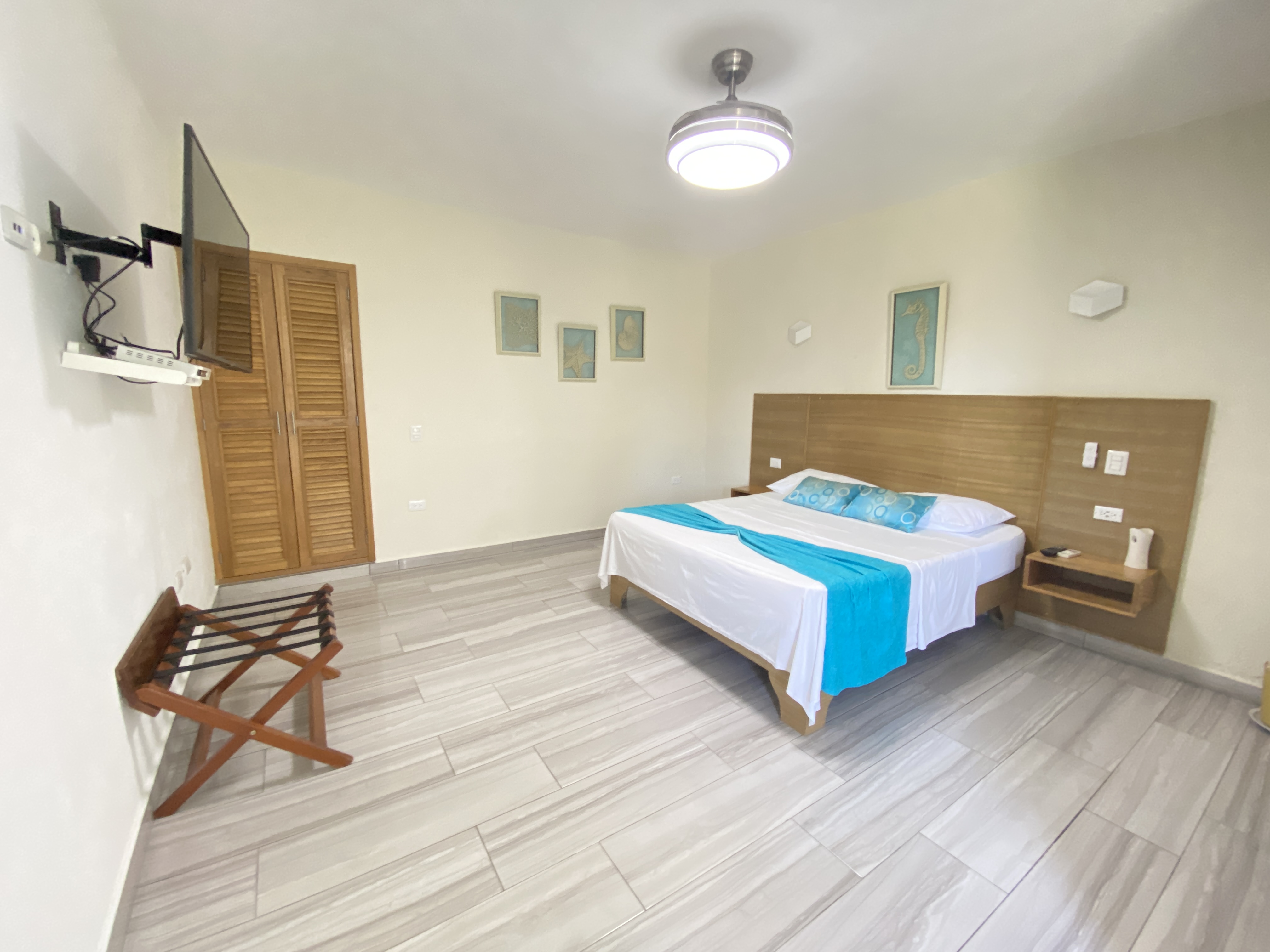 Double Deluxe One Bed