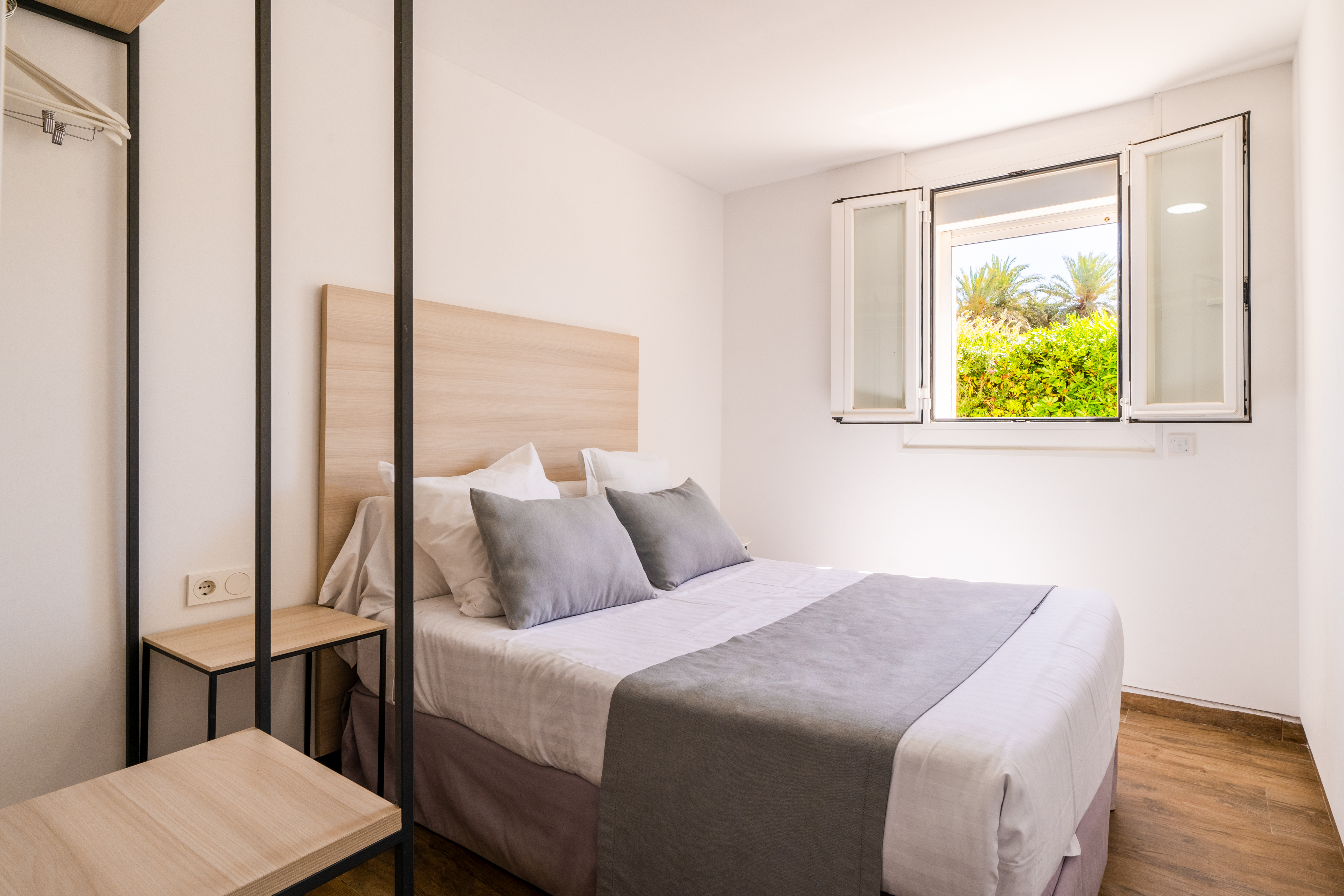 Double or Twin Standard