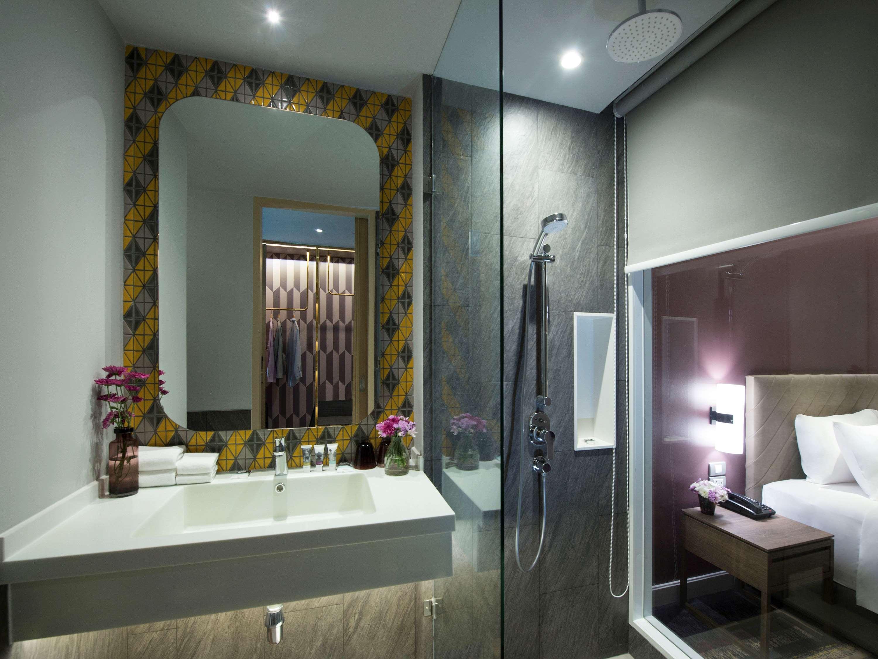 Double Deluxe City View King Bed