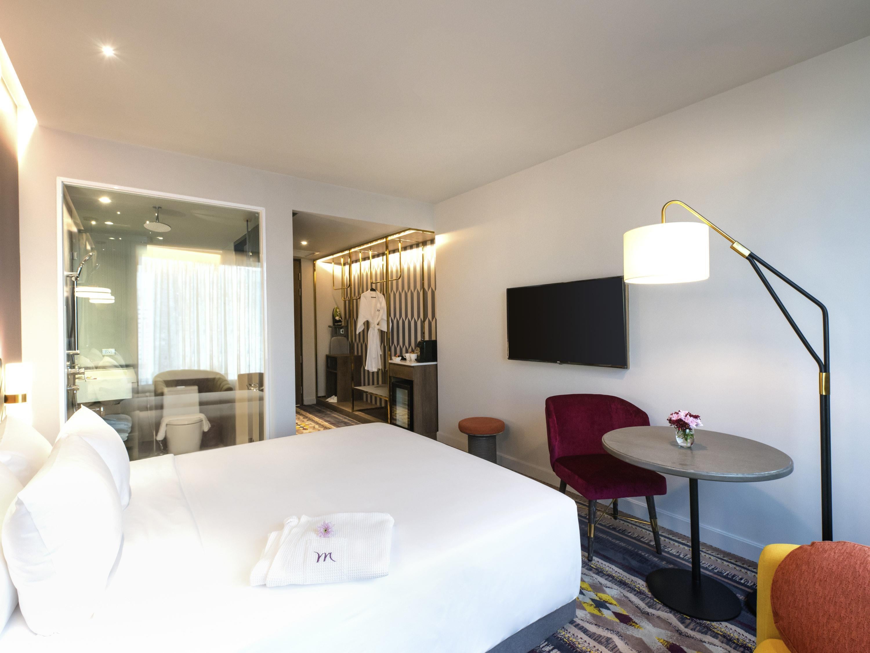 Double Deluxe City View King Bed