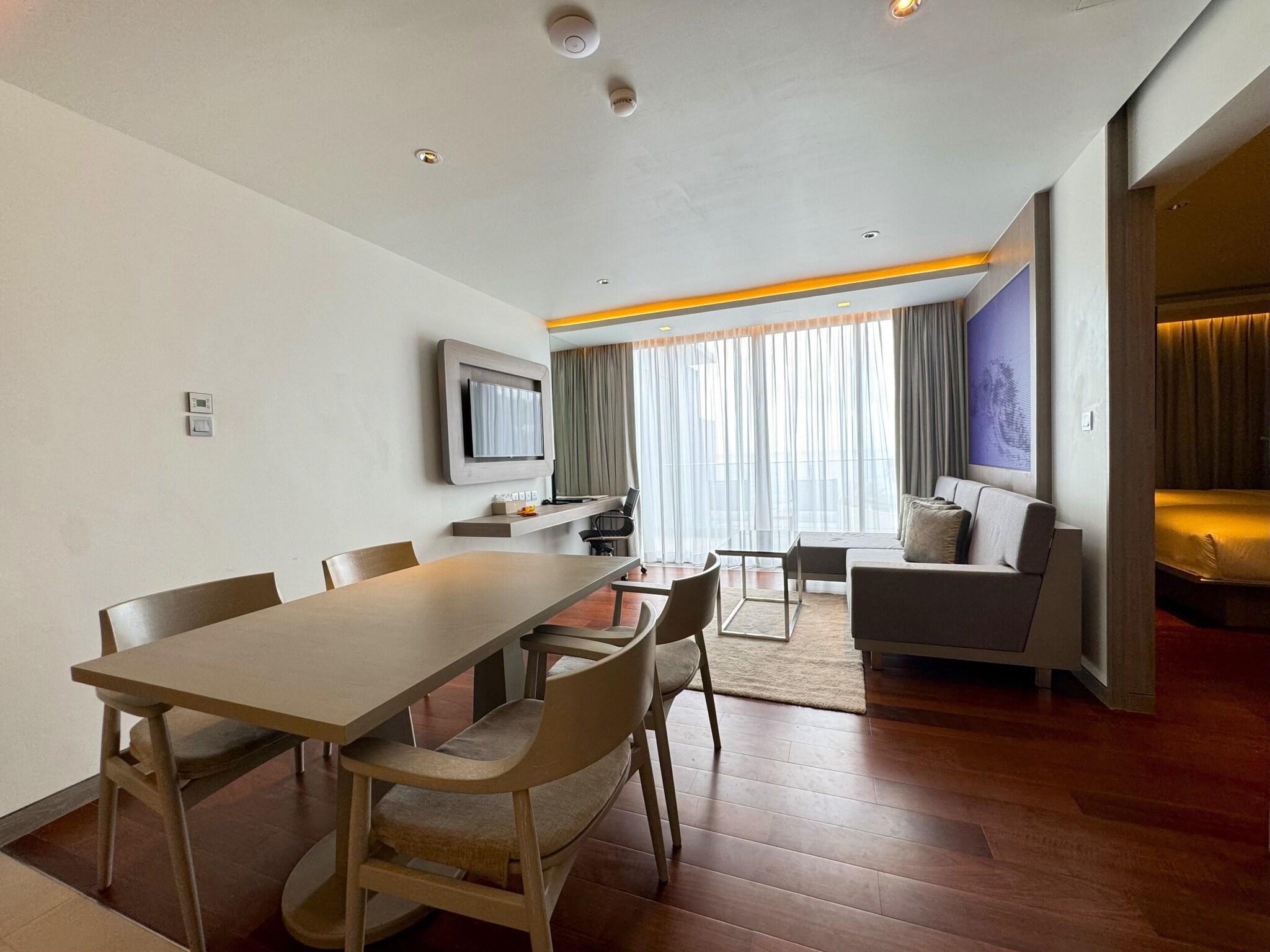 Family Room King Size Bed