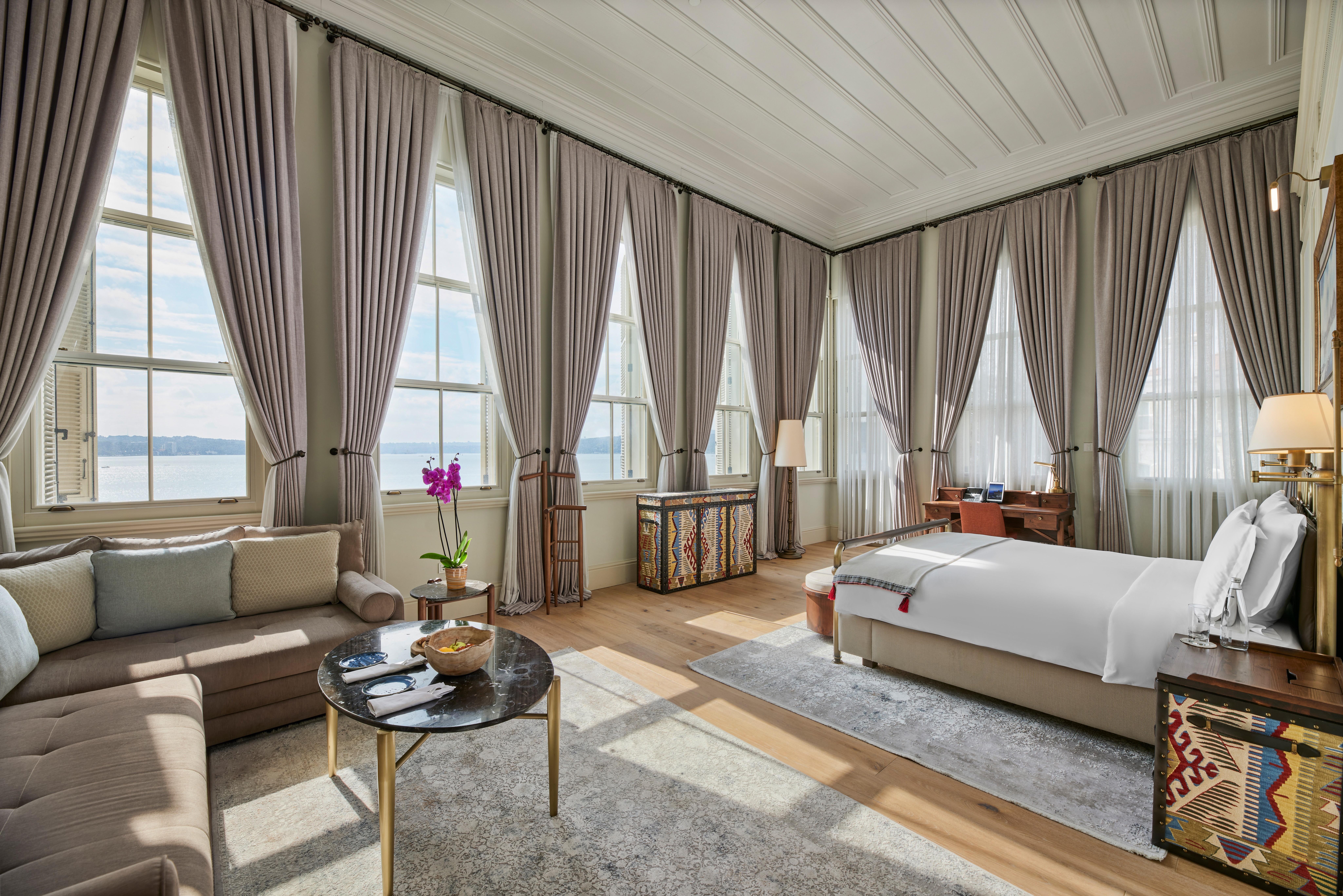 Junior Suite King Size Bed