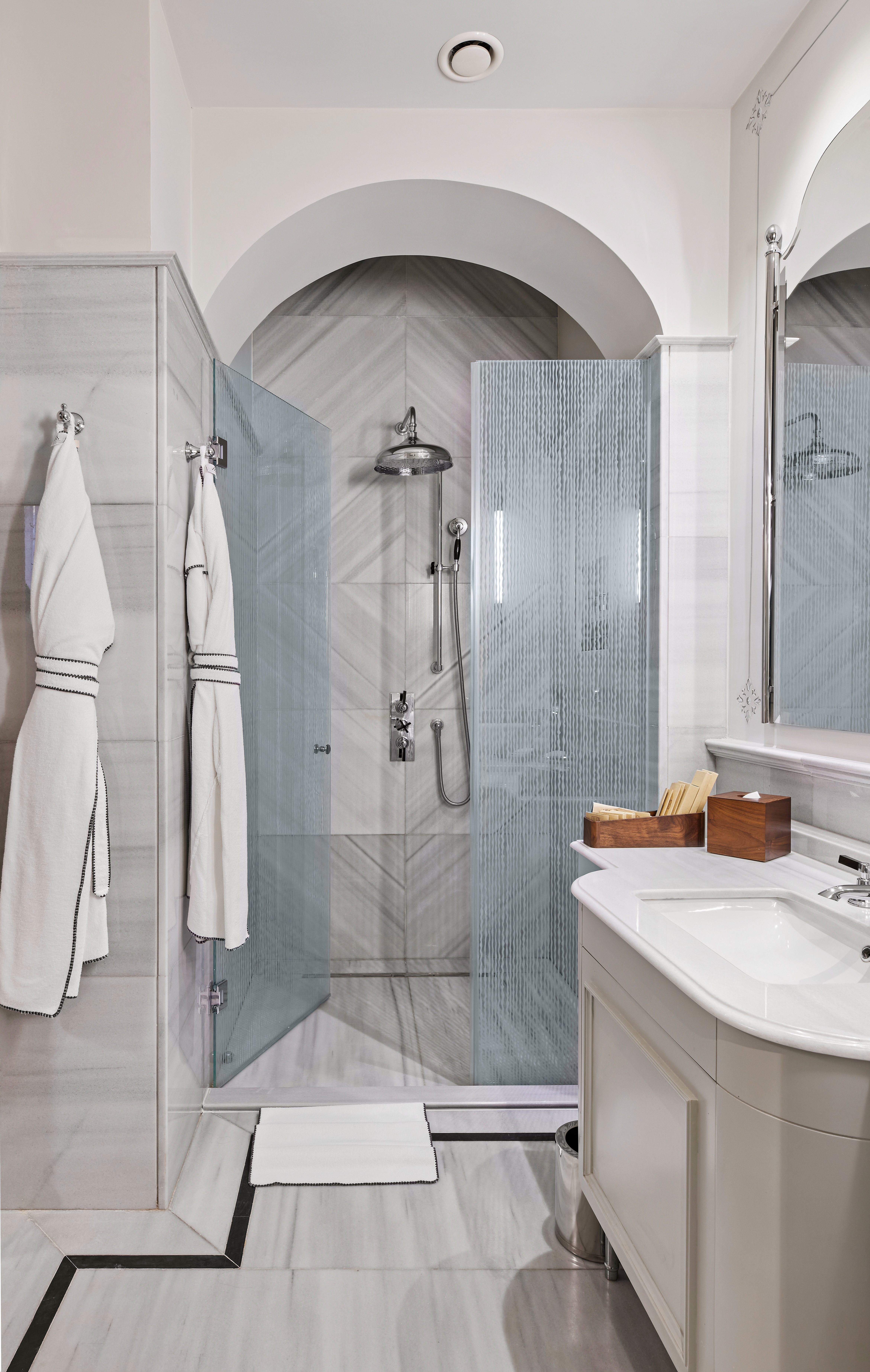 Double Deluxe King Bed