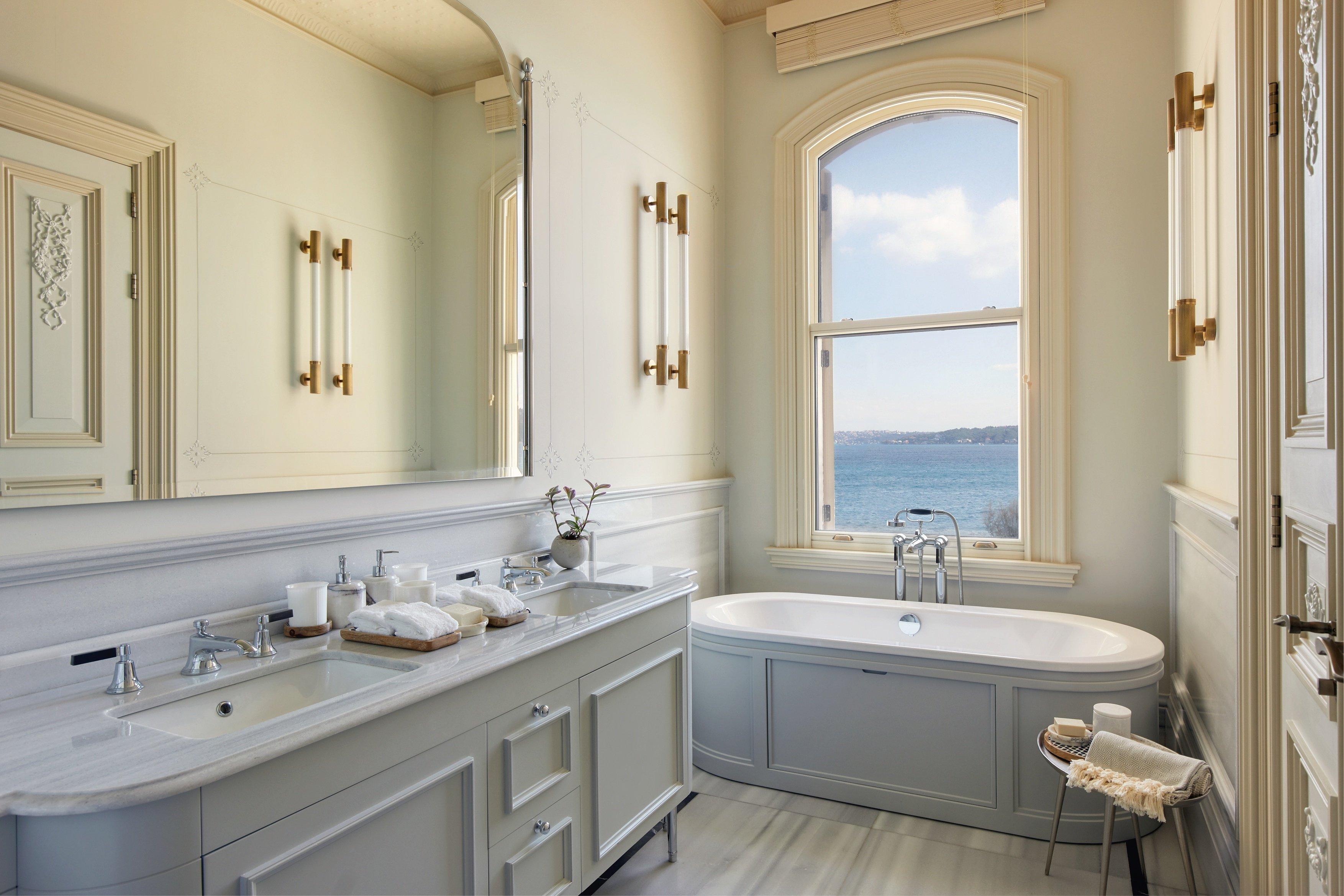 Junior Suite King Size Bed