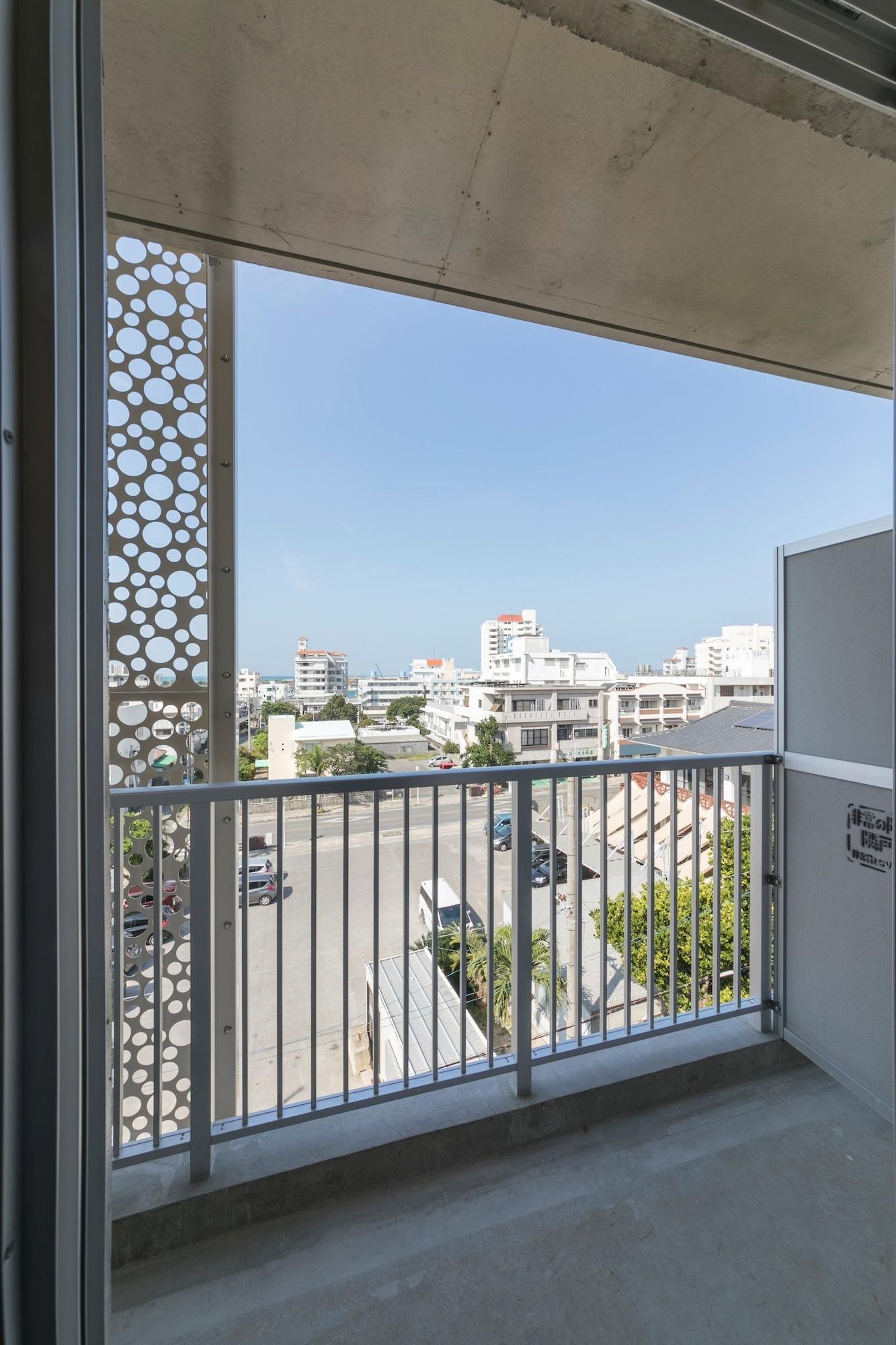 Quadruple Non Smoking