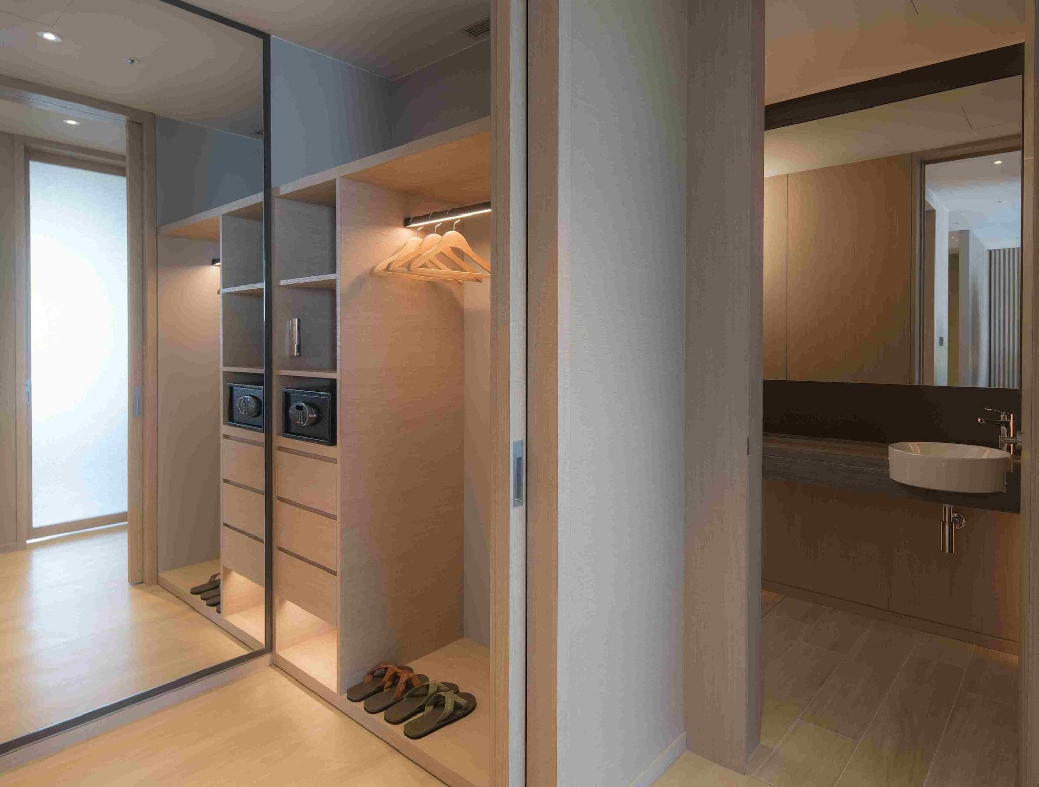 Double Deluxe King Bed