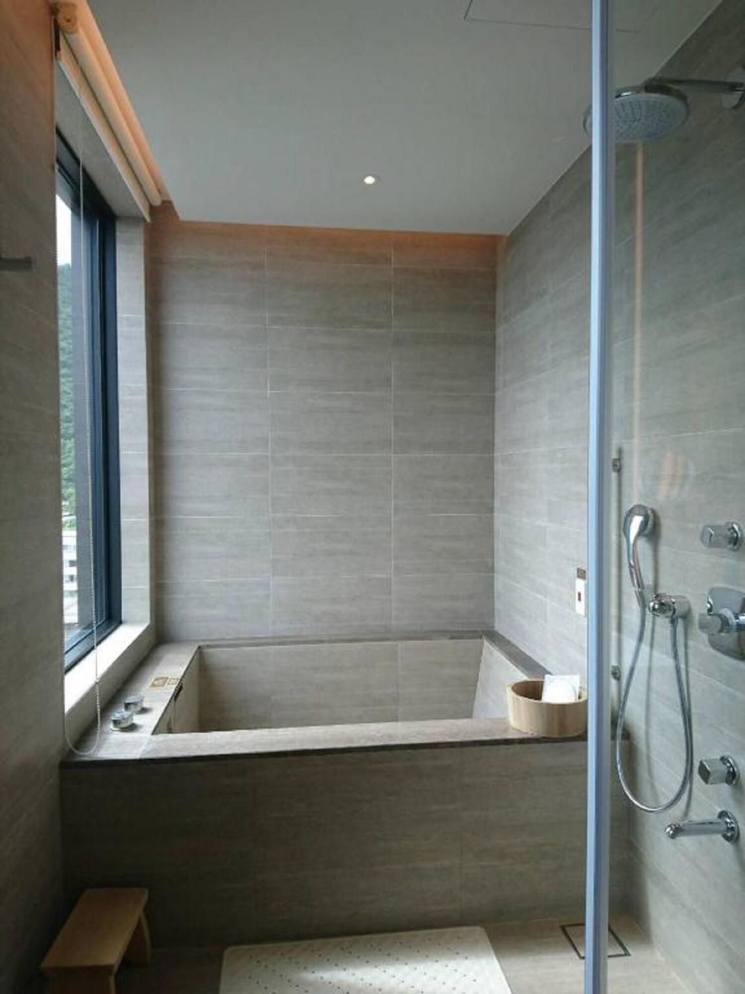 Double Superior King Bed