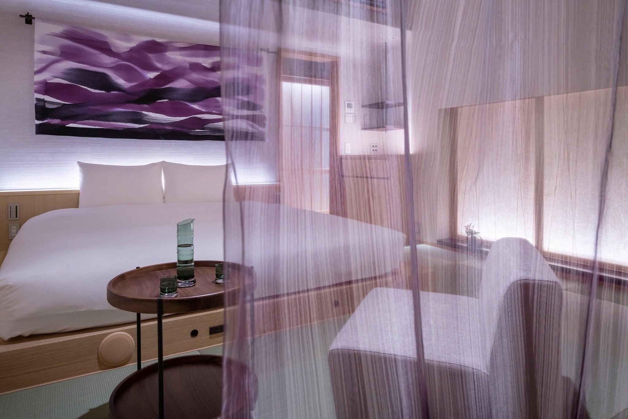 Double Deluxe King Bed