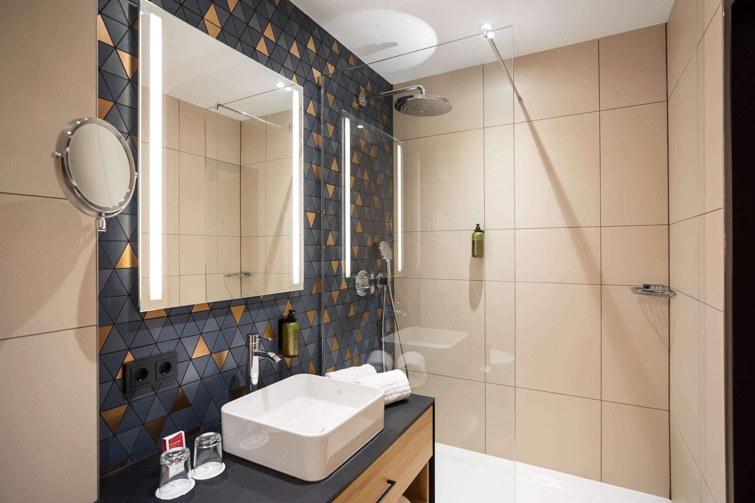 Double Single Deluxe with Balcony