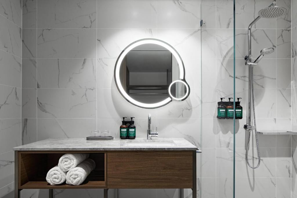 Double Accessible with Views