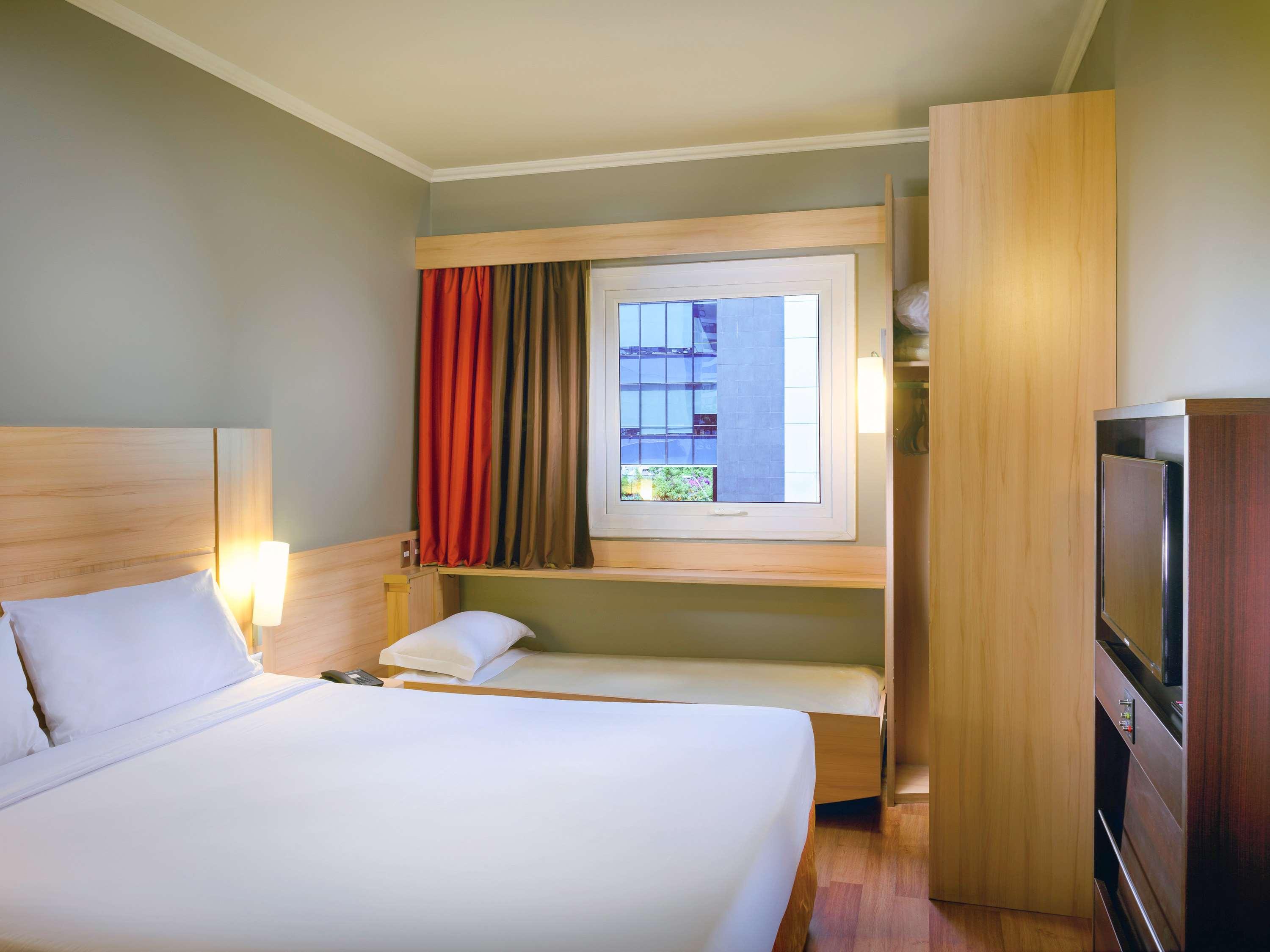 Double Queen Size Bed