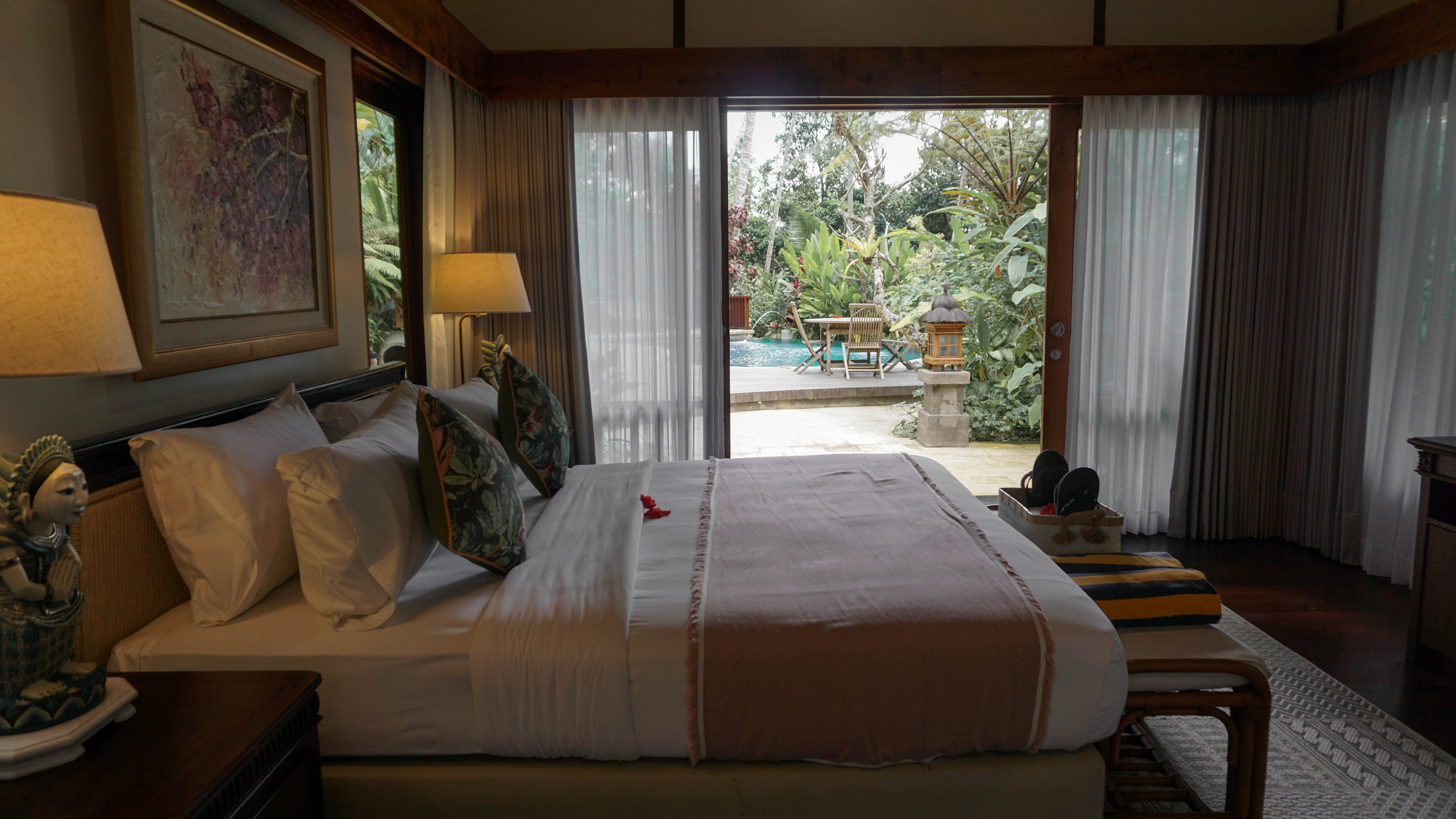 Room Deluxe Pool View