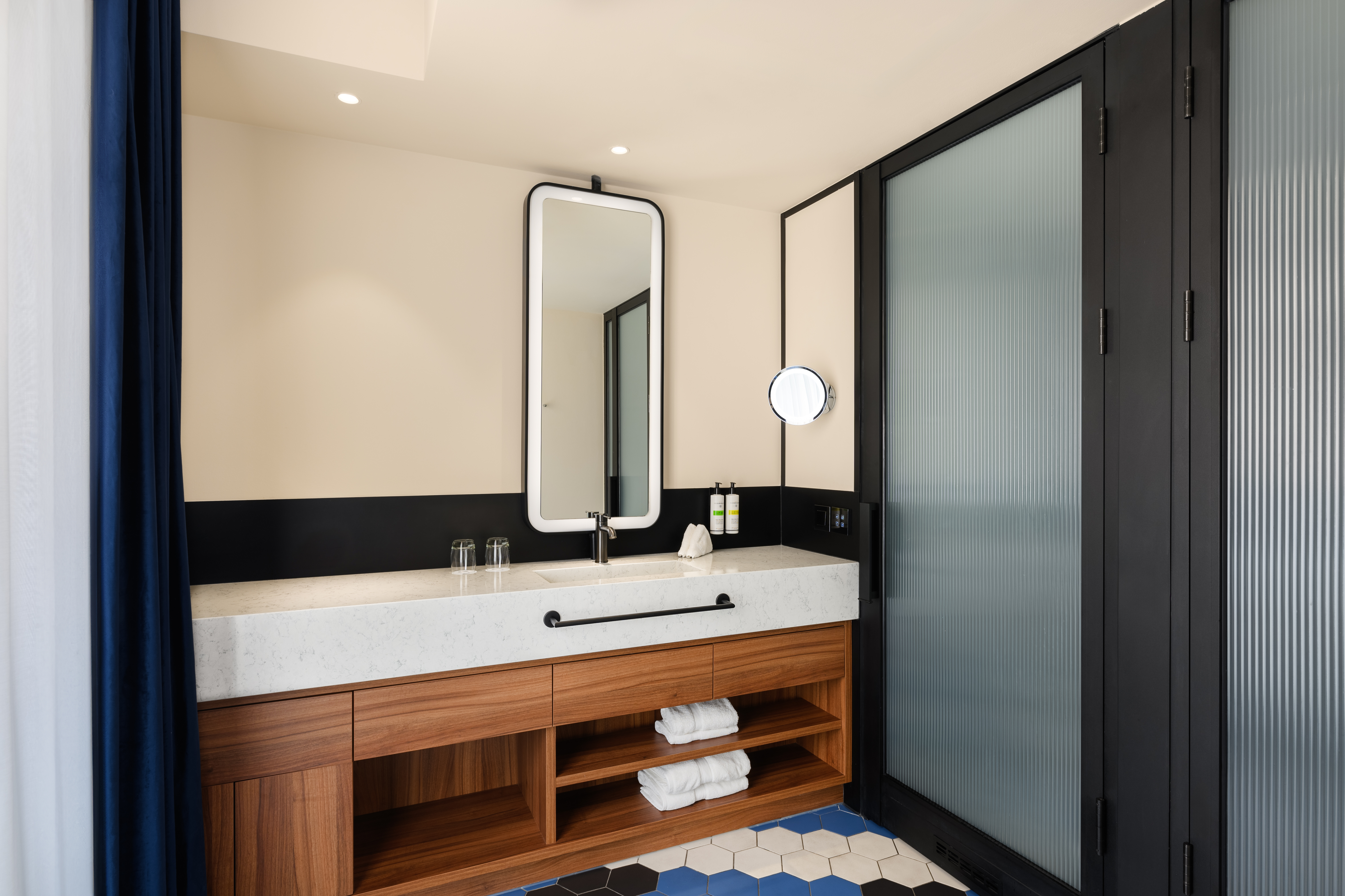 Junior Suite King Size Bed