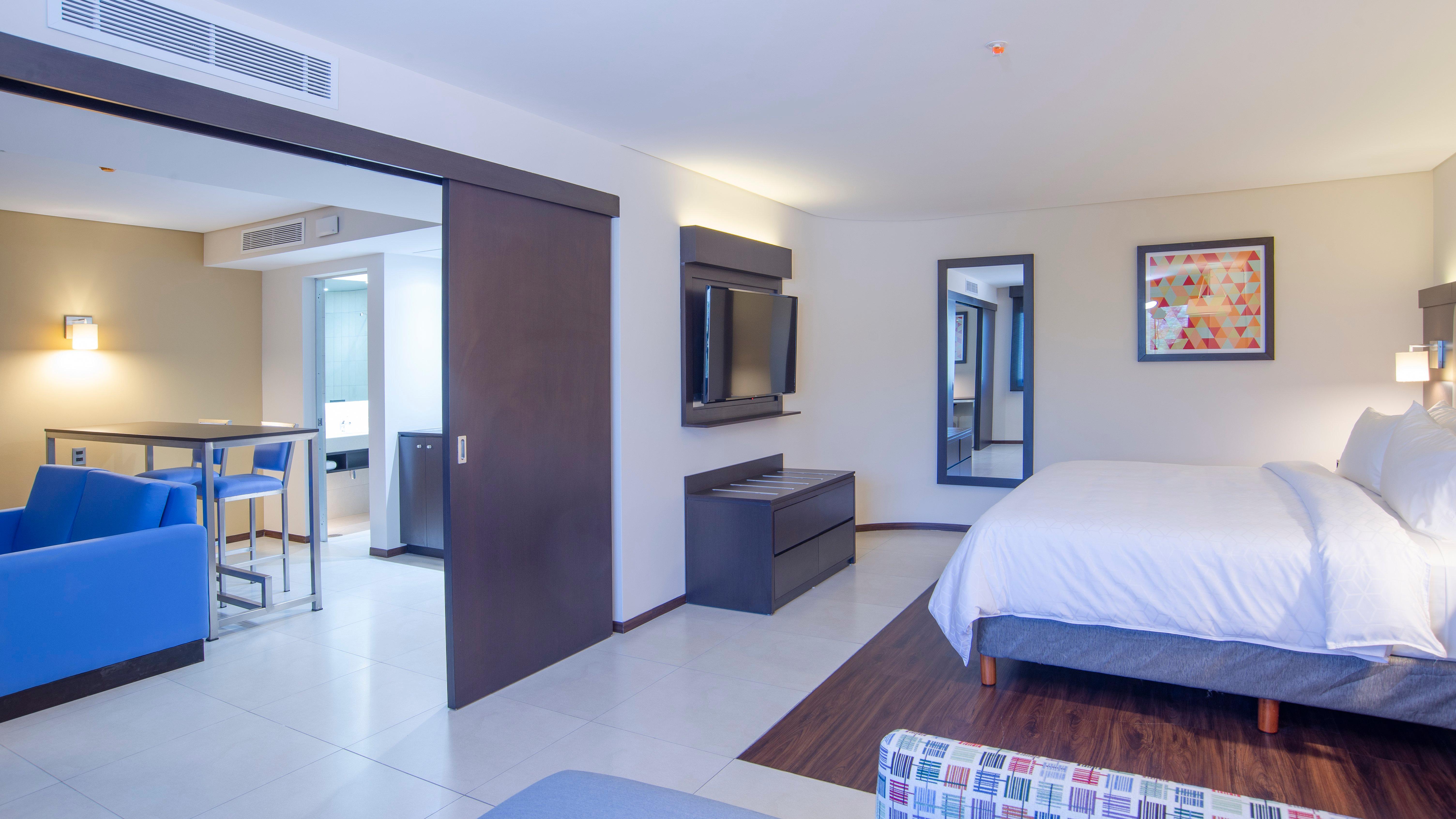 Suite City View King Bed