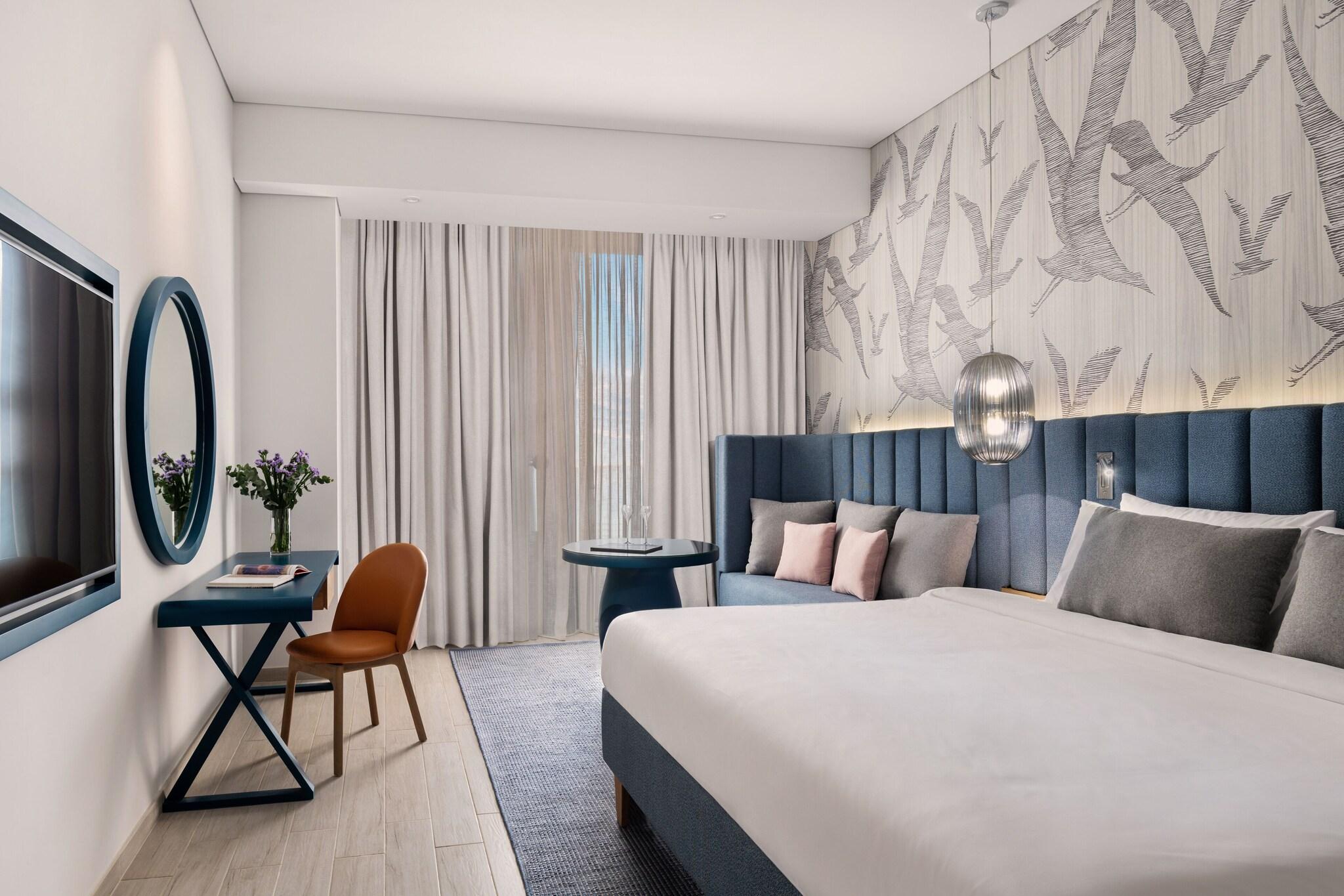 Double Deluxe Queen Bed