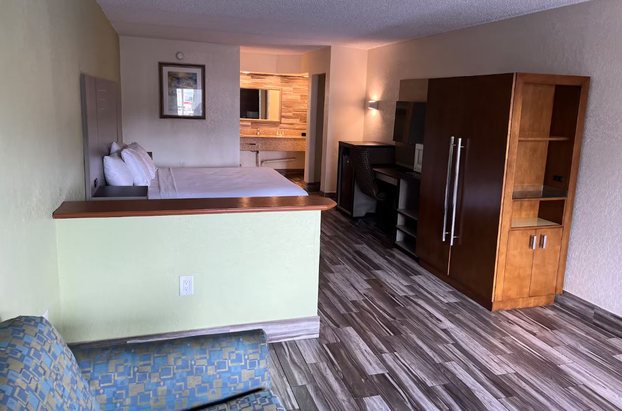 Studio King Size Bed