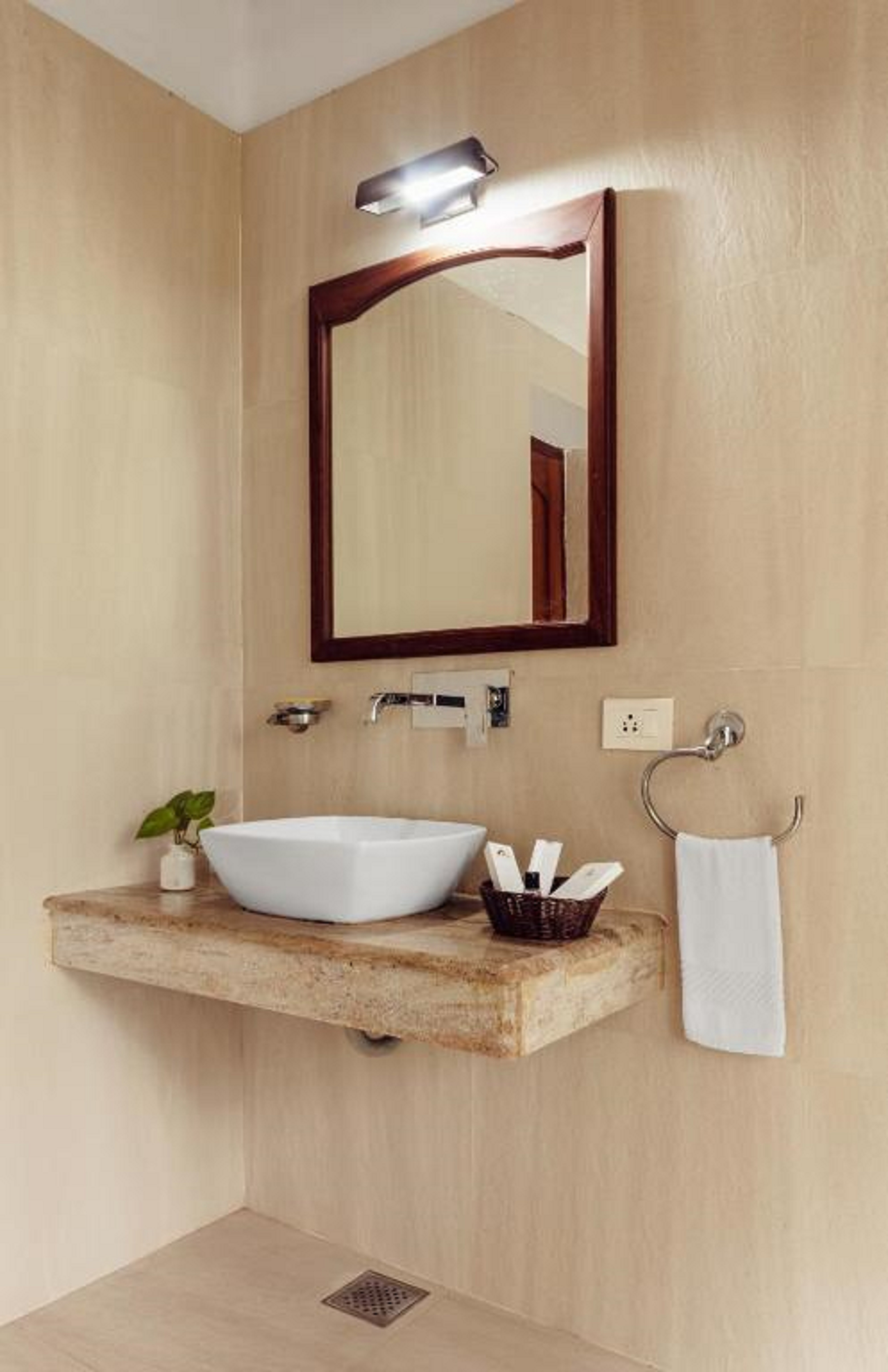 Double or Twin One Bedroom One Bathroom