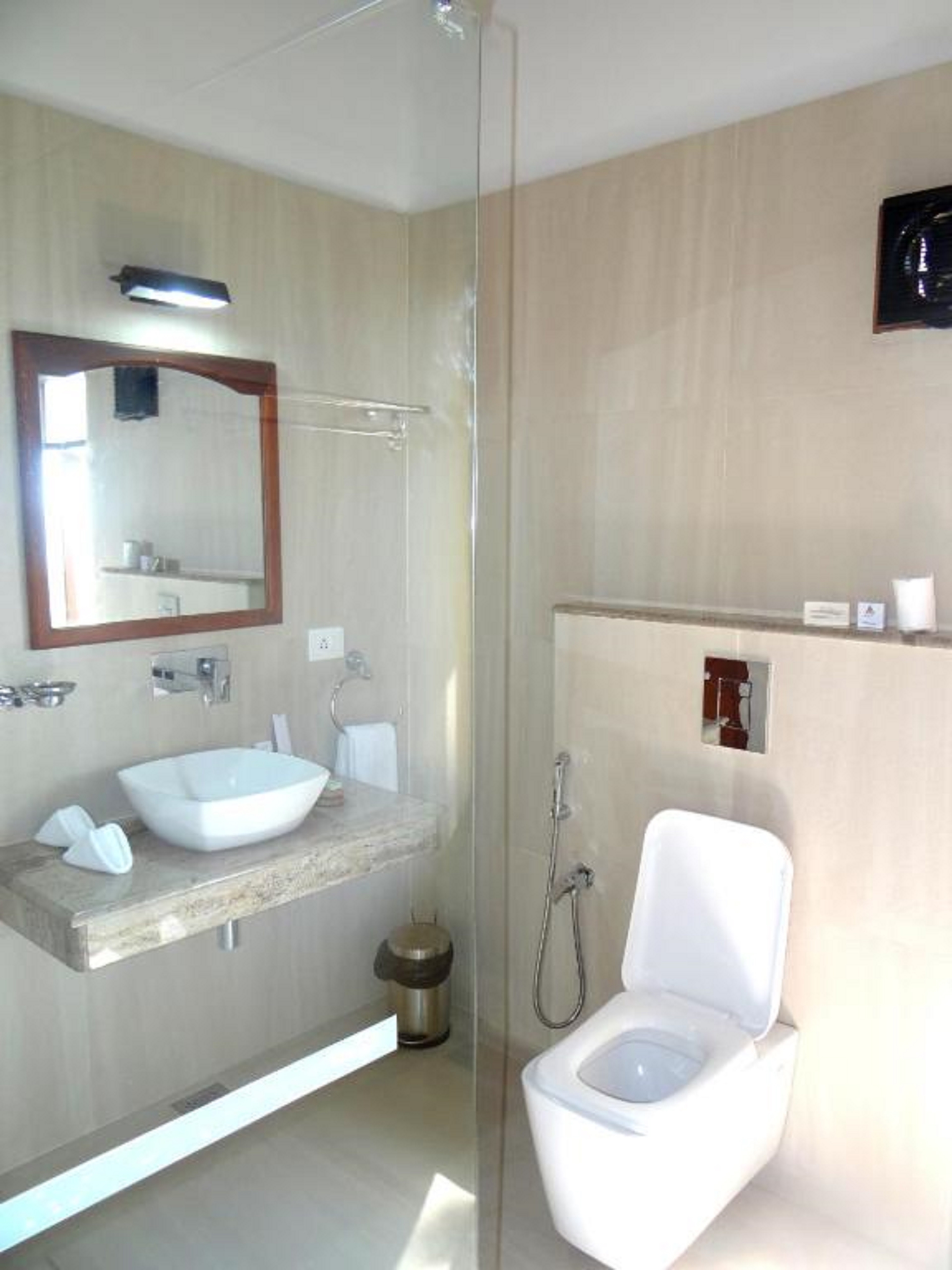 Double or Twin One Bedroom One Bathroom