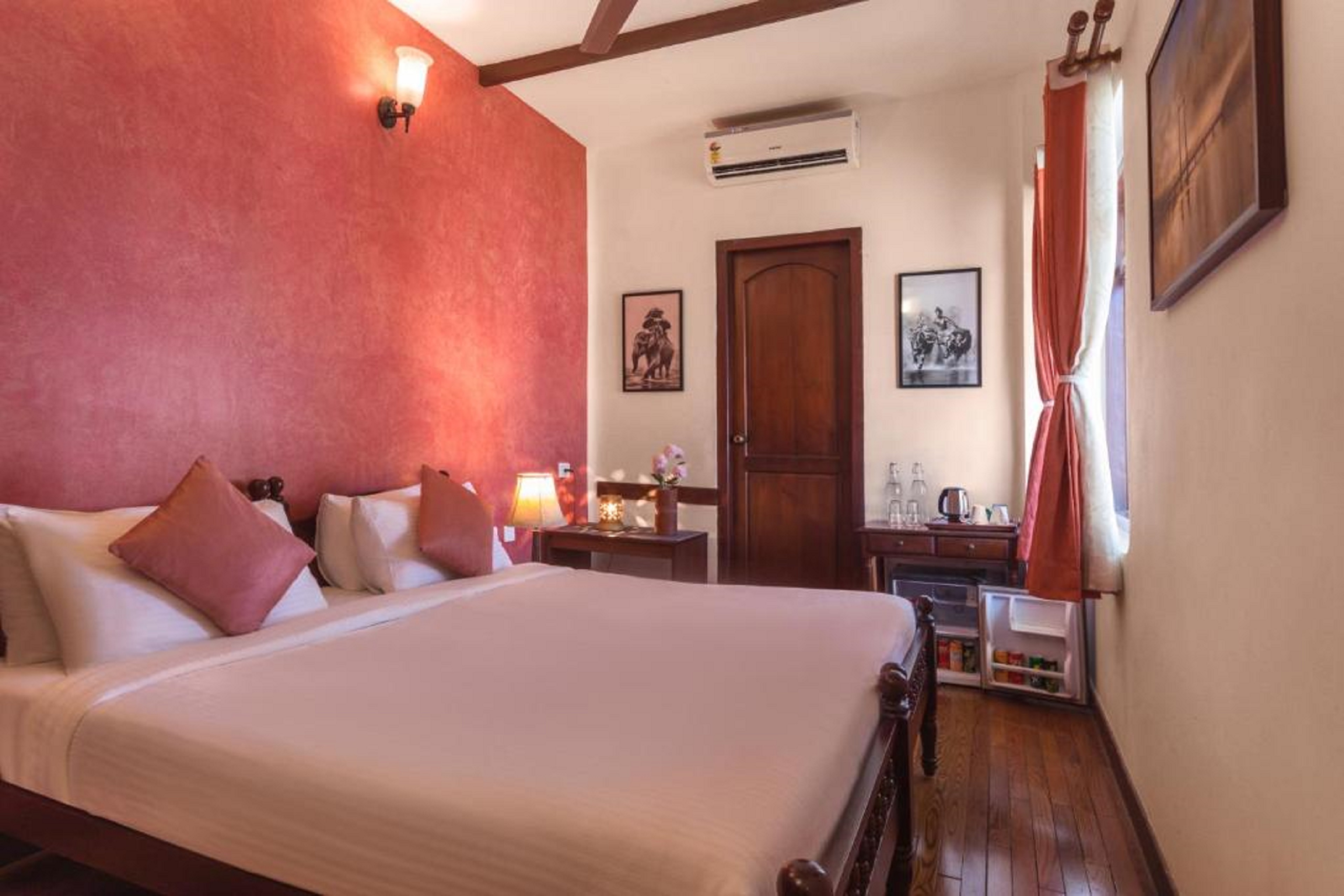 Double or Twin One Bedroom One Bathroom