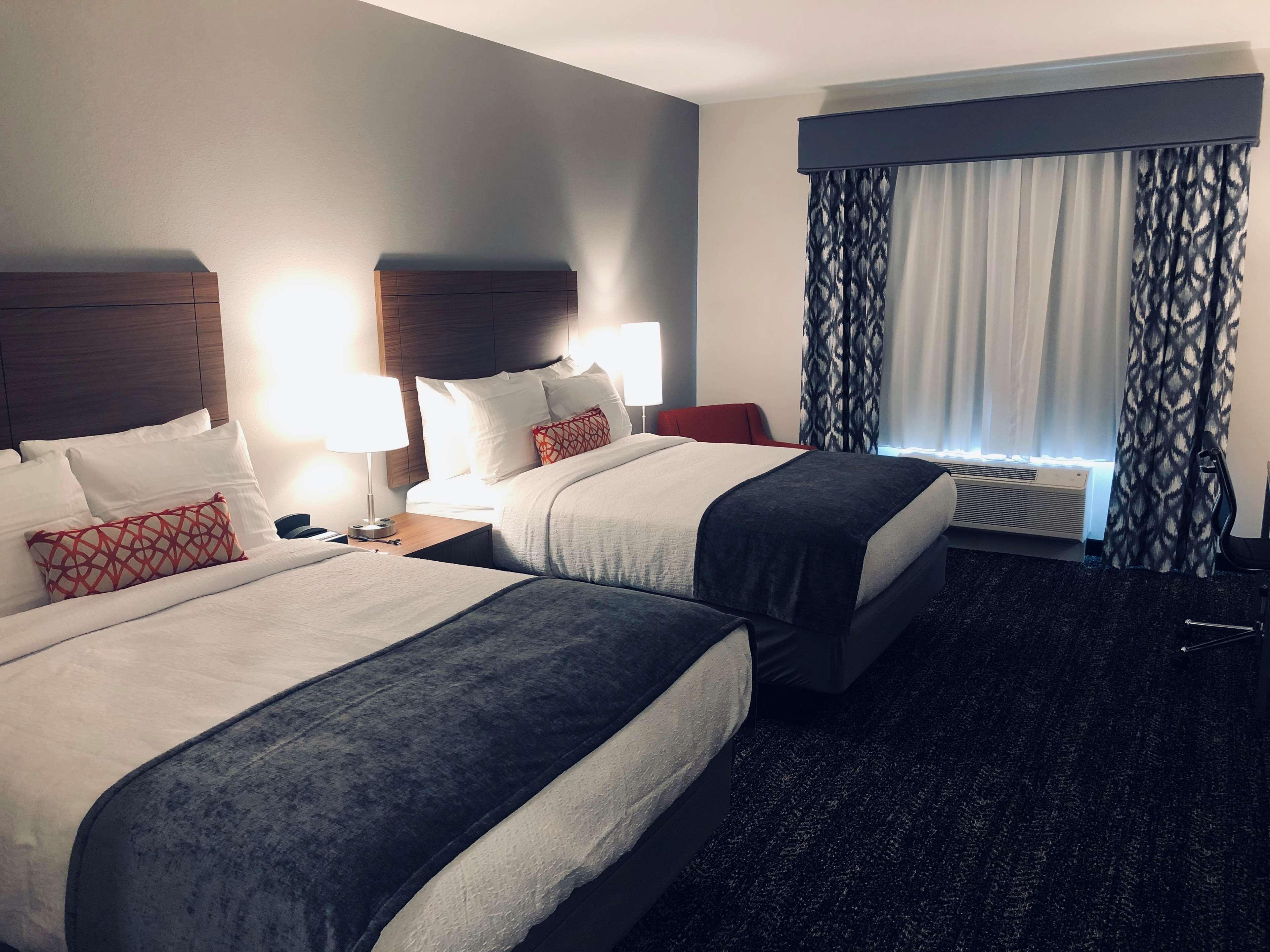 Suite Two Queen Beds Non Smoking