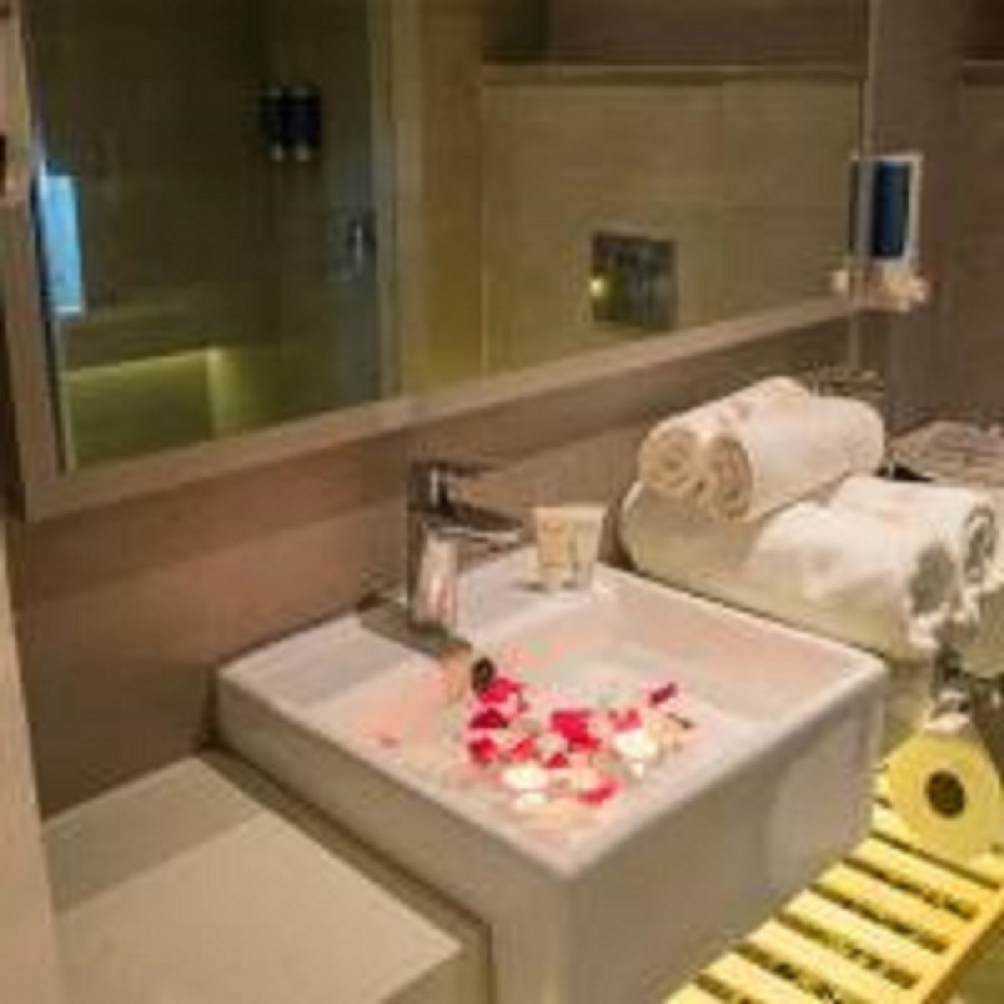 Double Deluxe King Bed