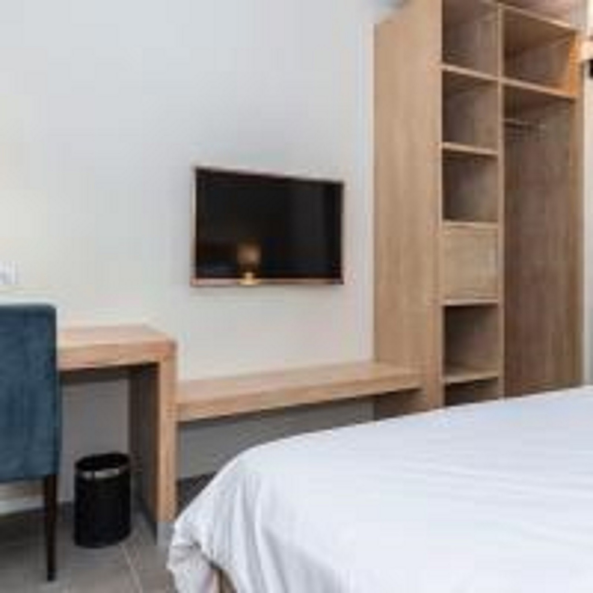 Double Deluxe King Bed