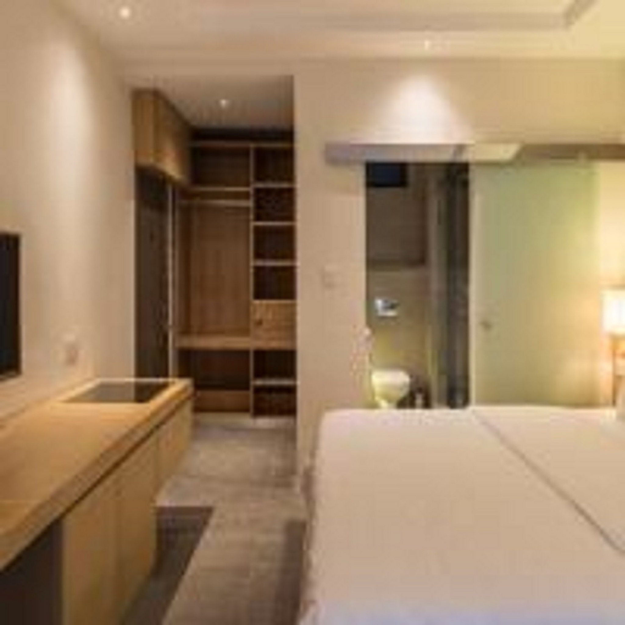 Double Deluxe King Bed