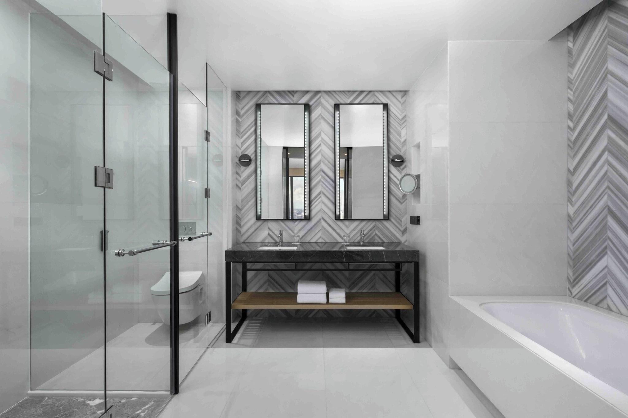 Junior Suite City View King Bed