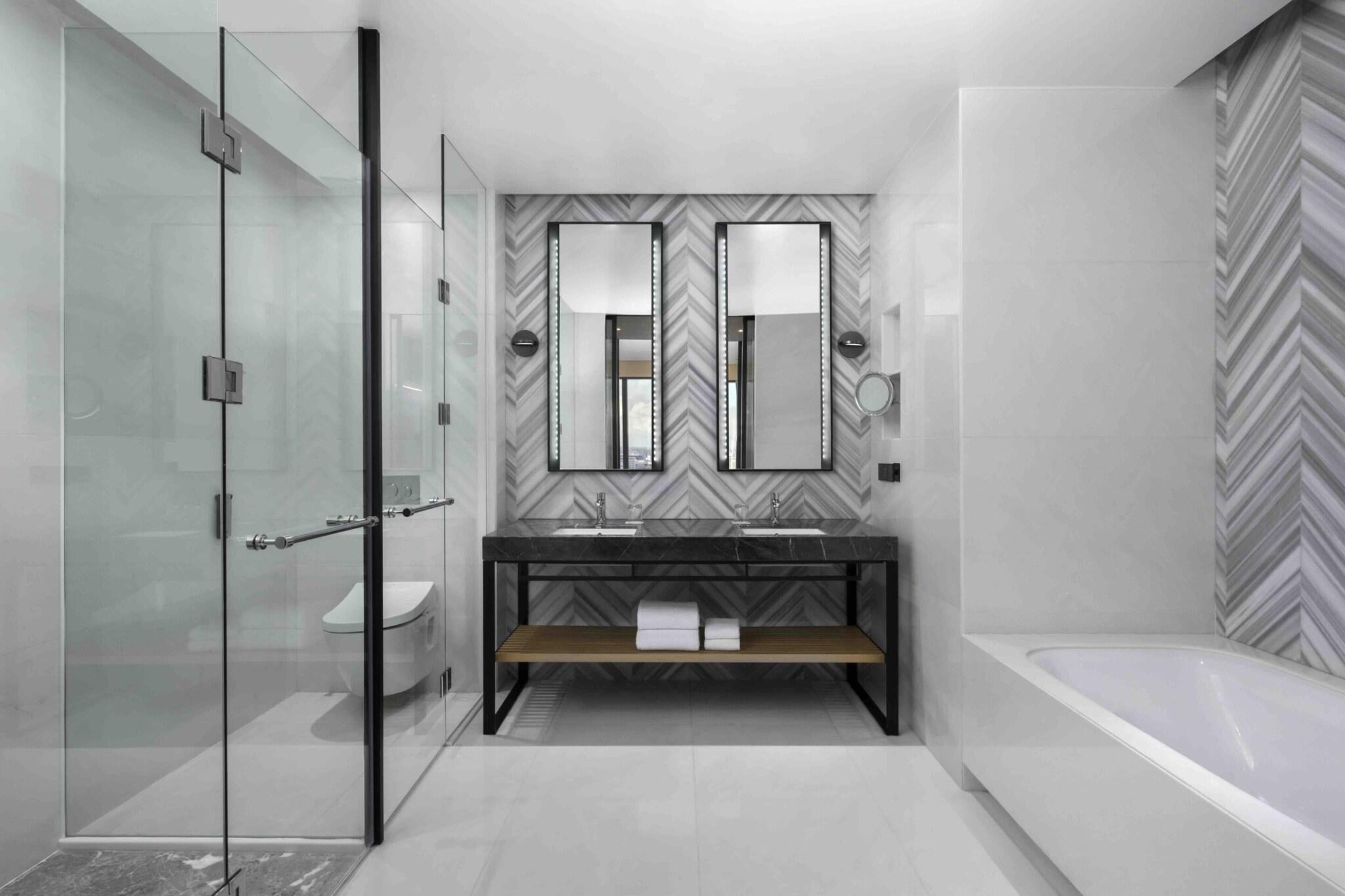 Junior Suite City View King Bed