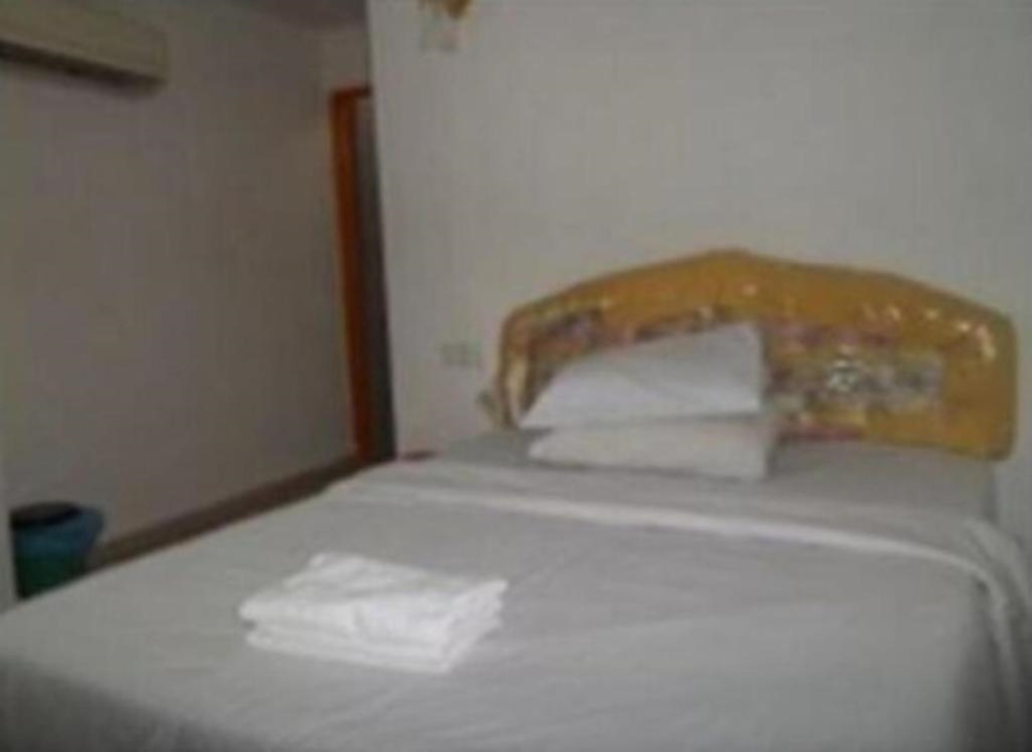 Double Queen Size Bed