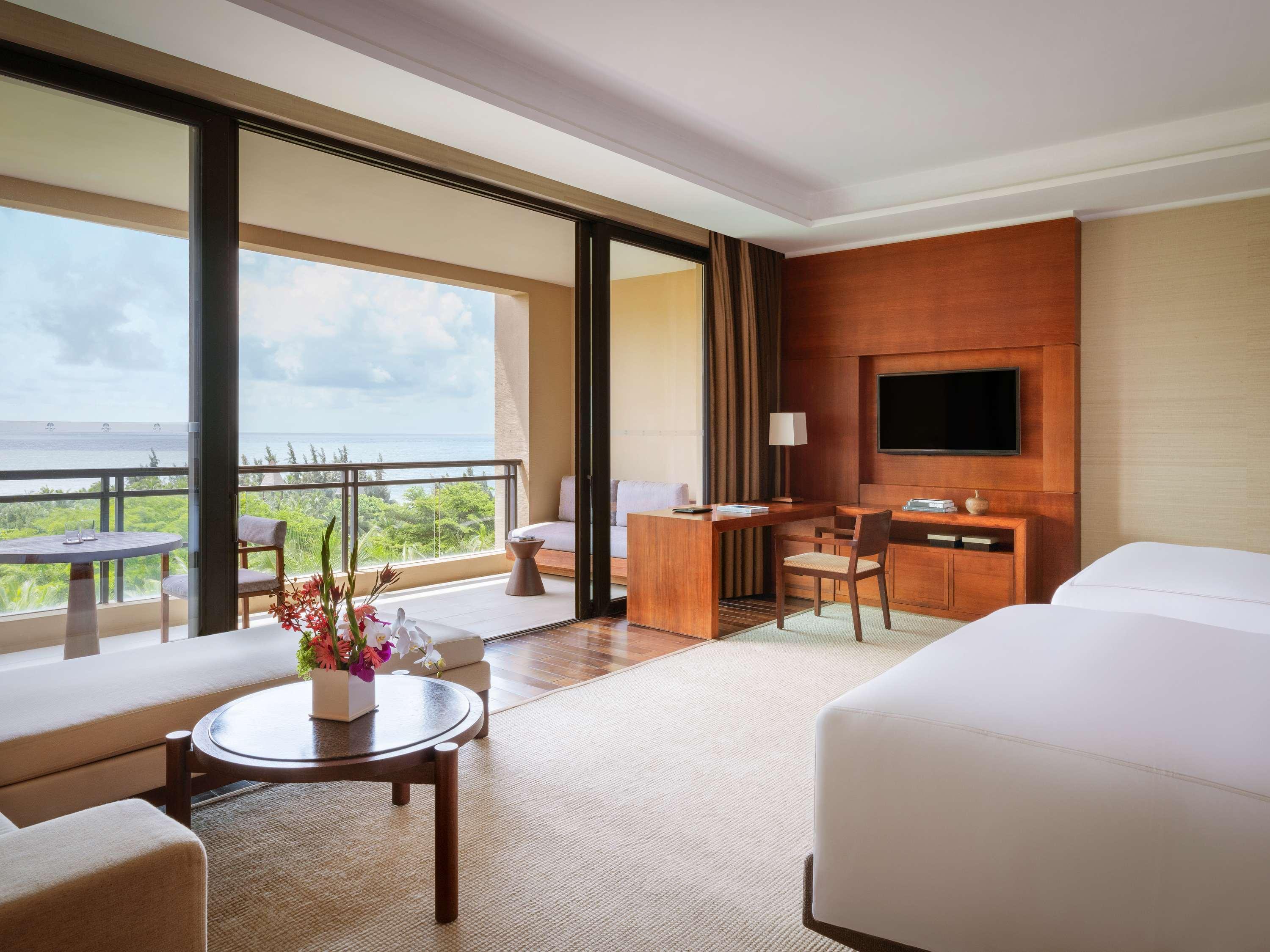 Double Ocean View Queen Bed