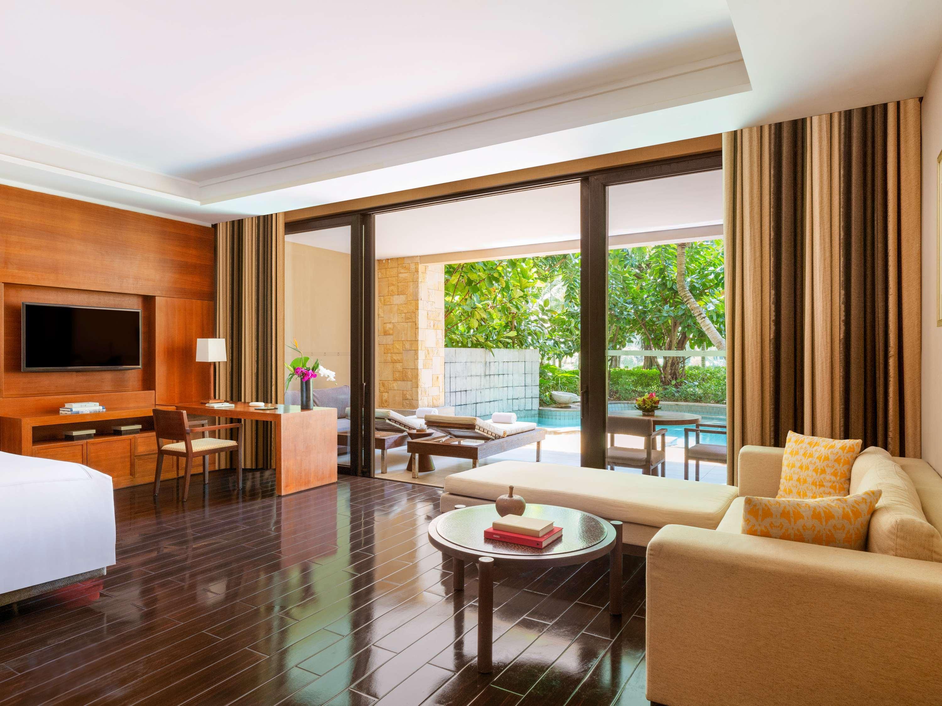 Double or Twin with Private Pool