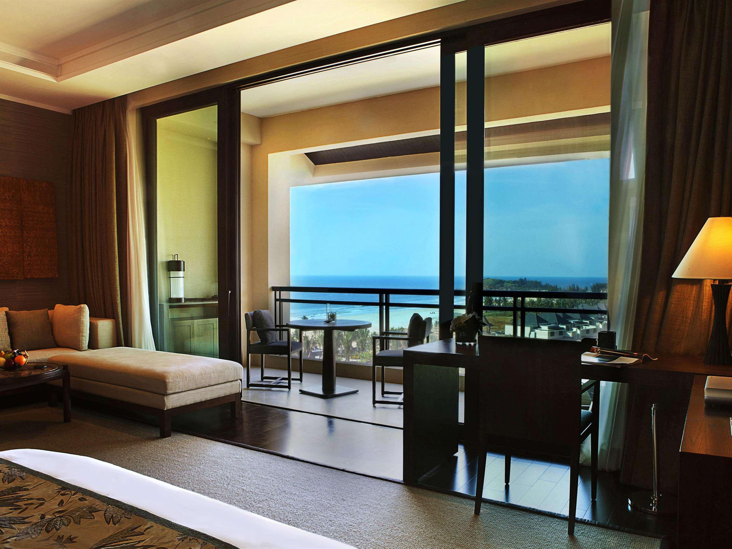 Double Ocean View Queen Bed