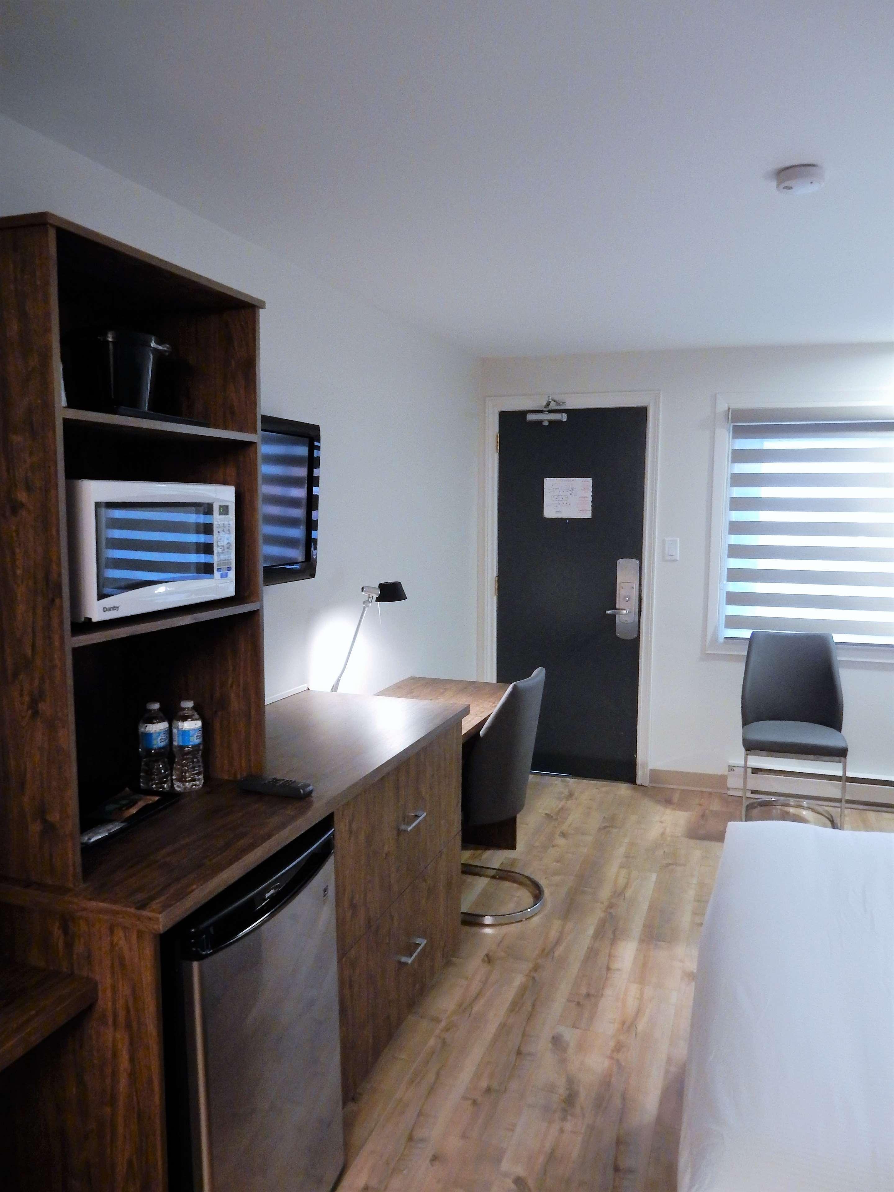 Suite Two Double Beds Non Smoking