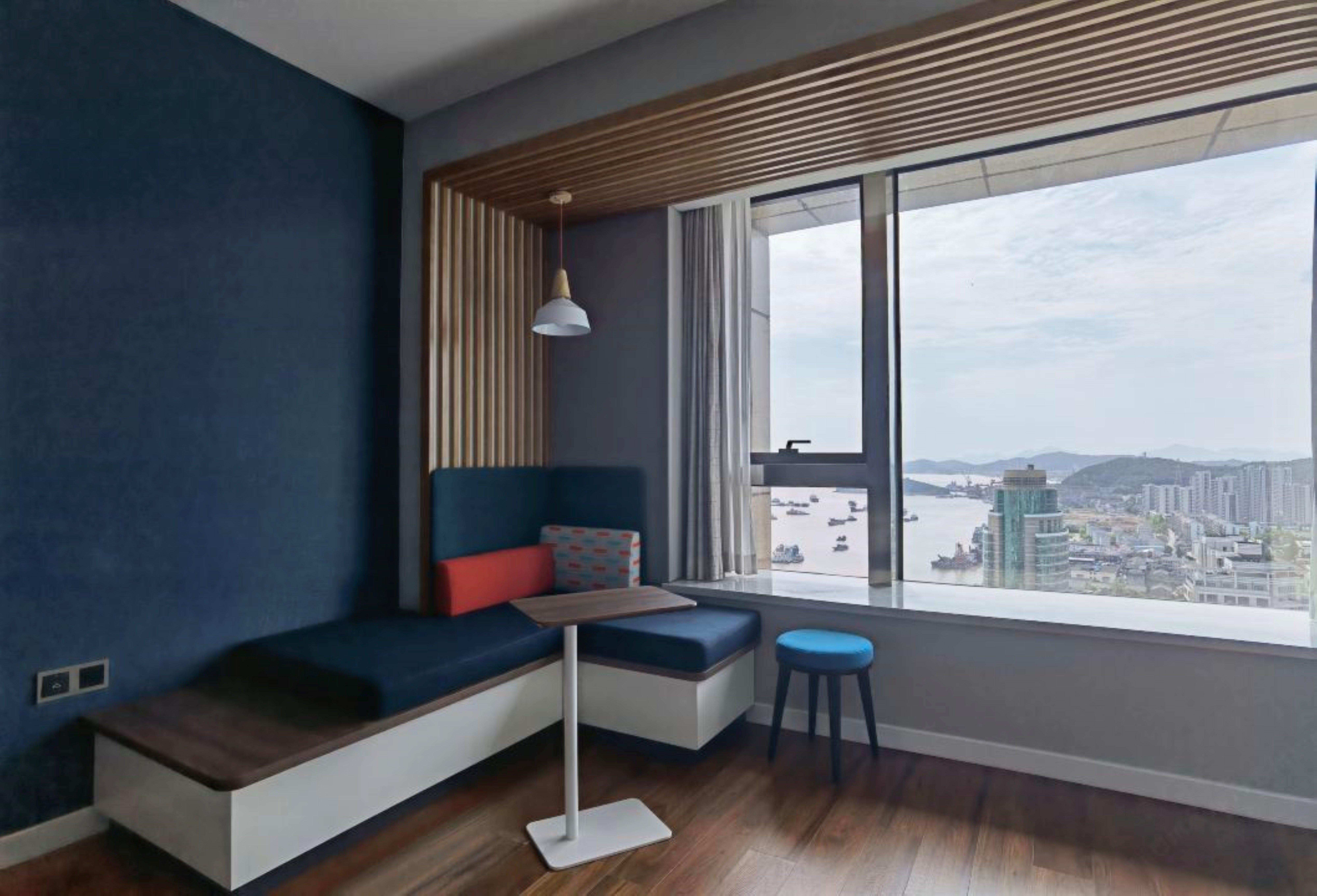 Double Ocean View King Bed