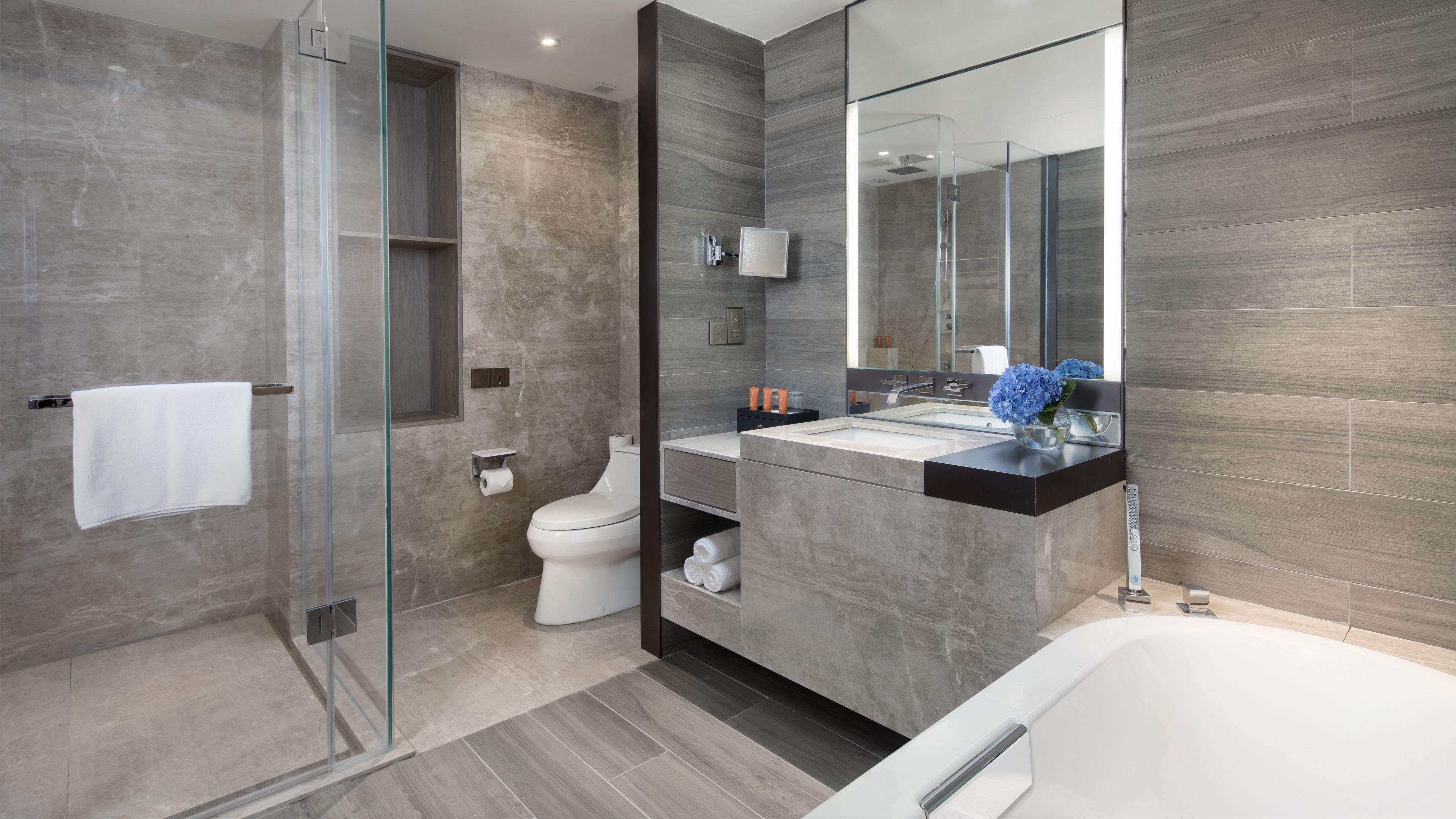 Double Deluxe King Bed