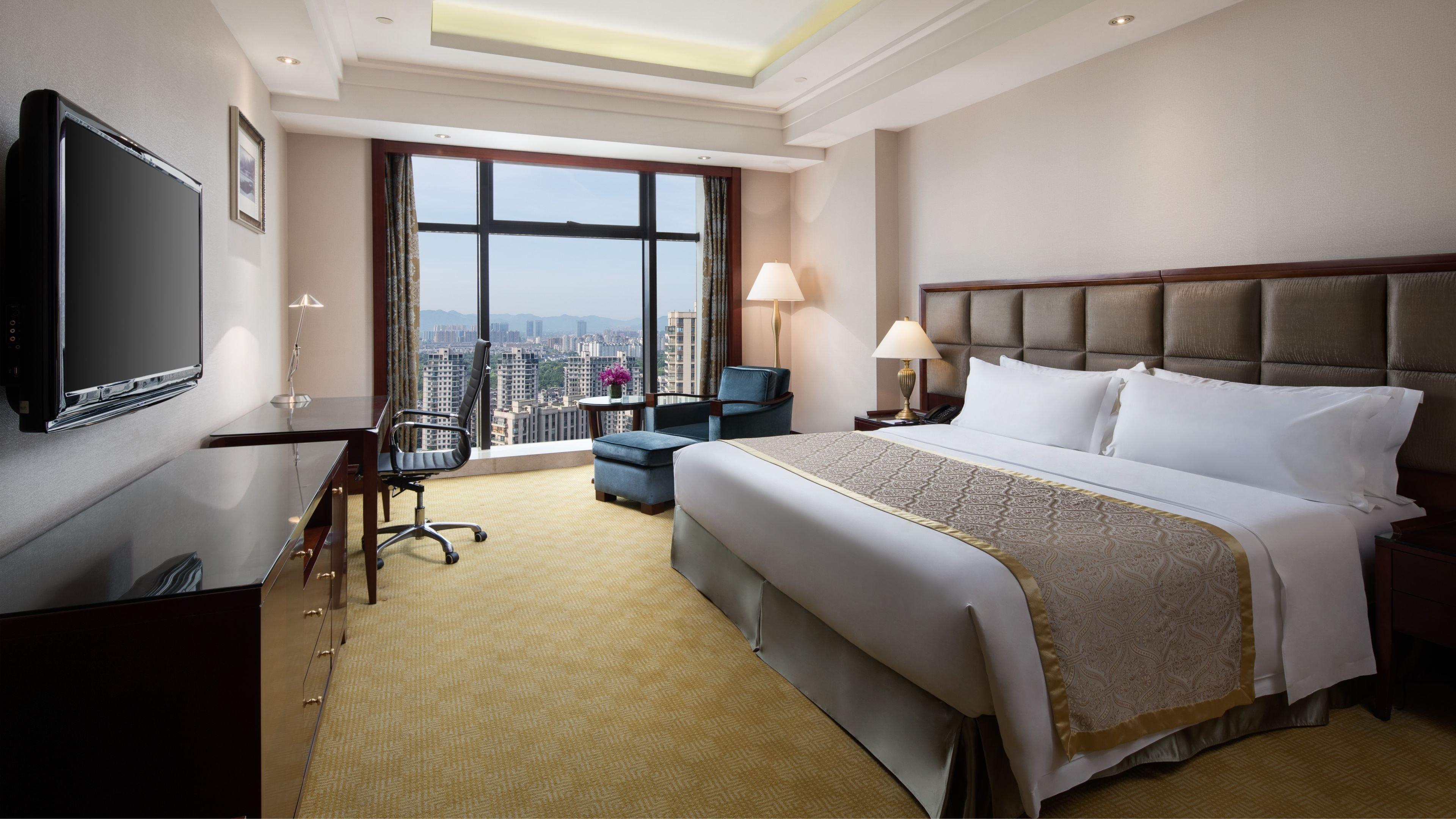 Double Deluxe King Bed