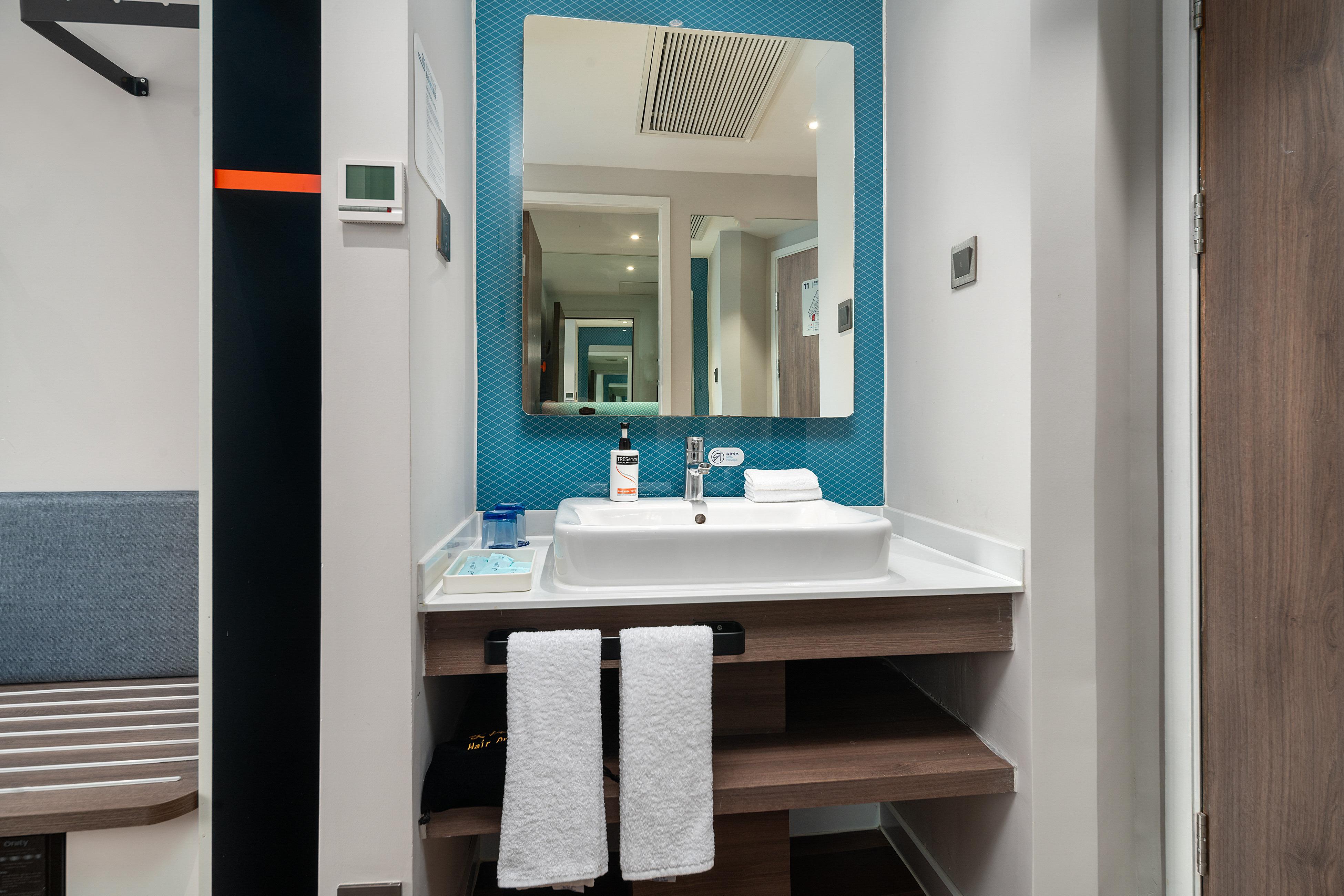 Double Queen Size Bed