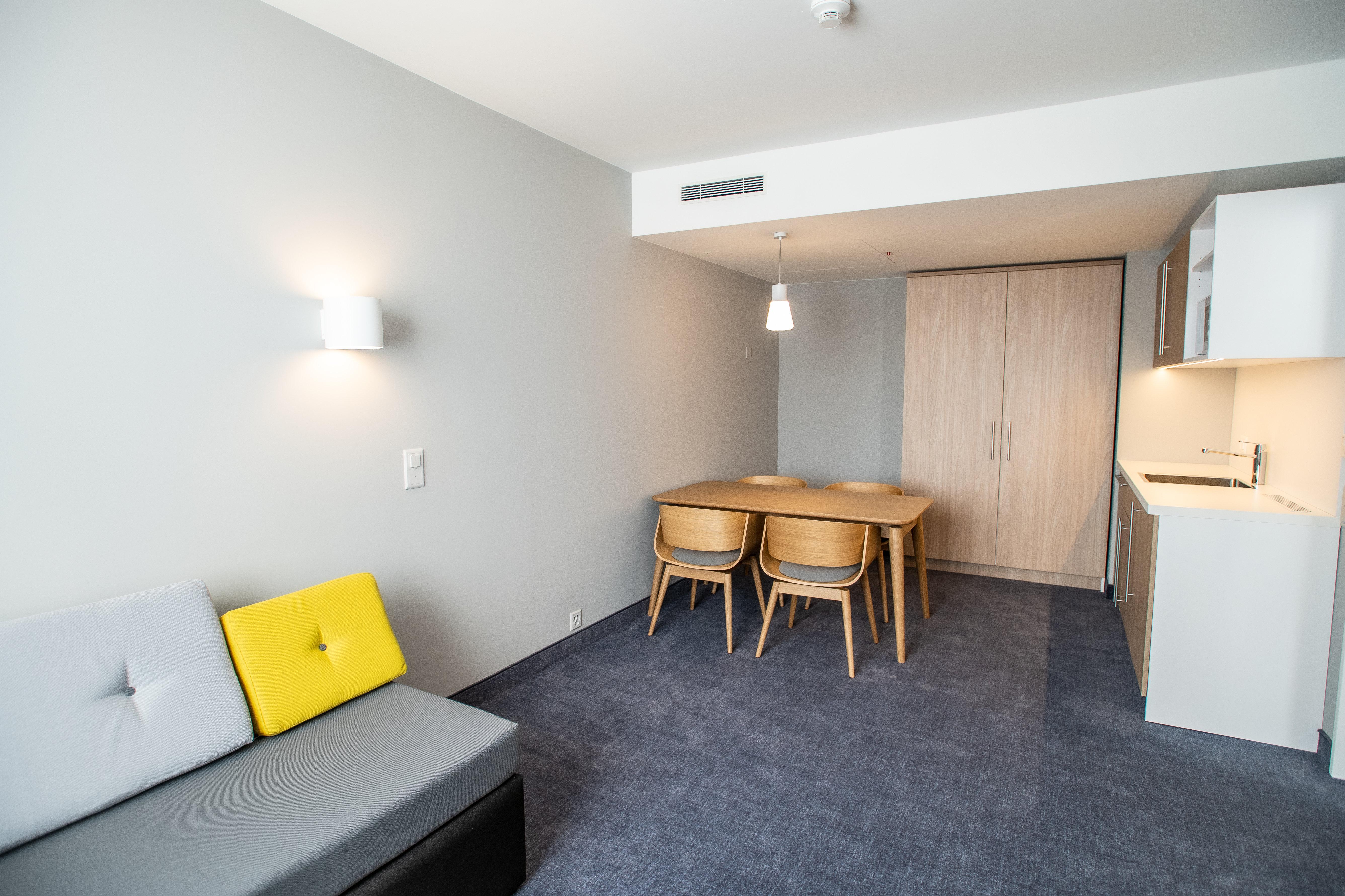 Suite Queen Size Bed