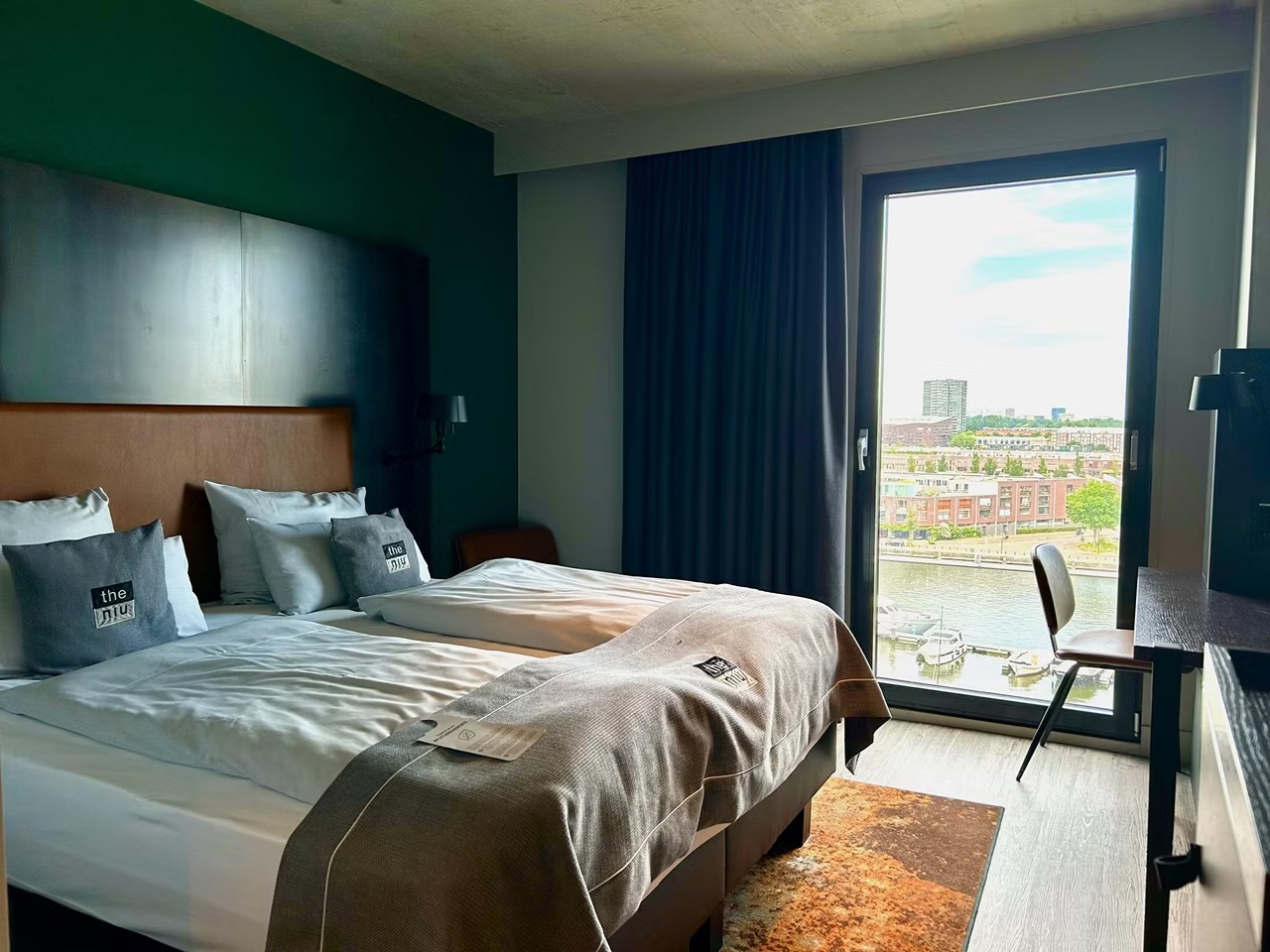 Double or Twin Standard