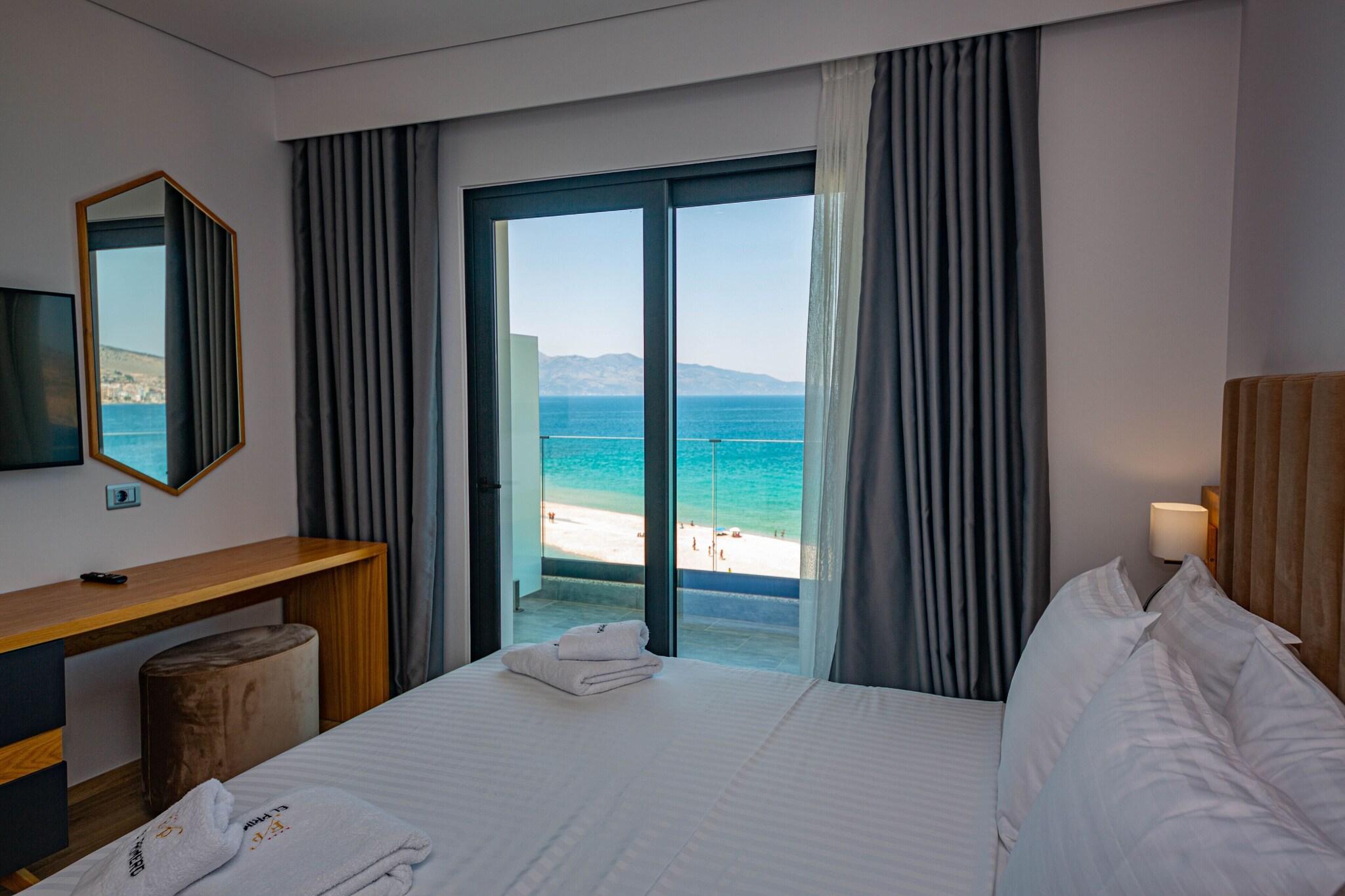 Triple Deluxe King Bed